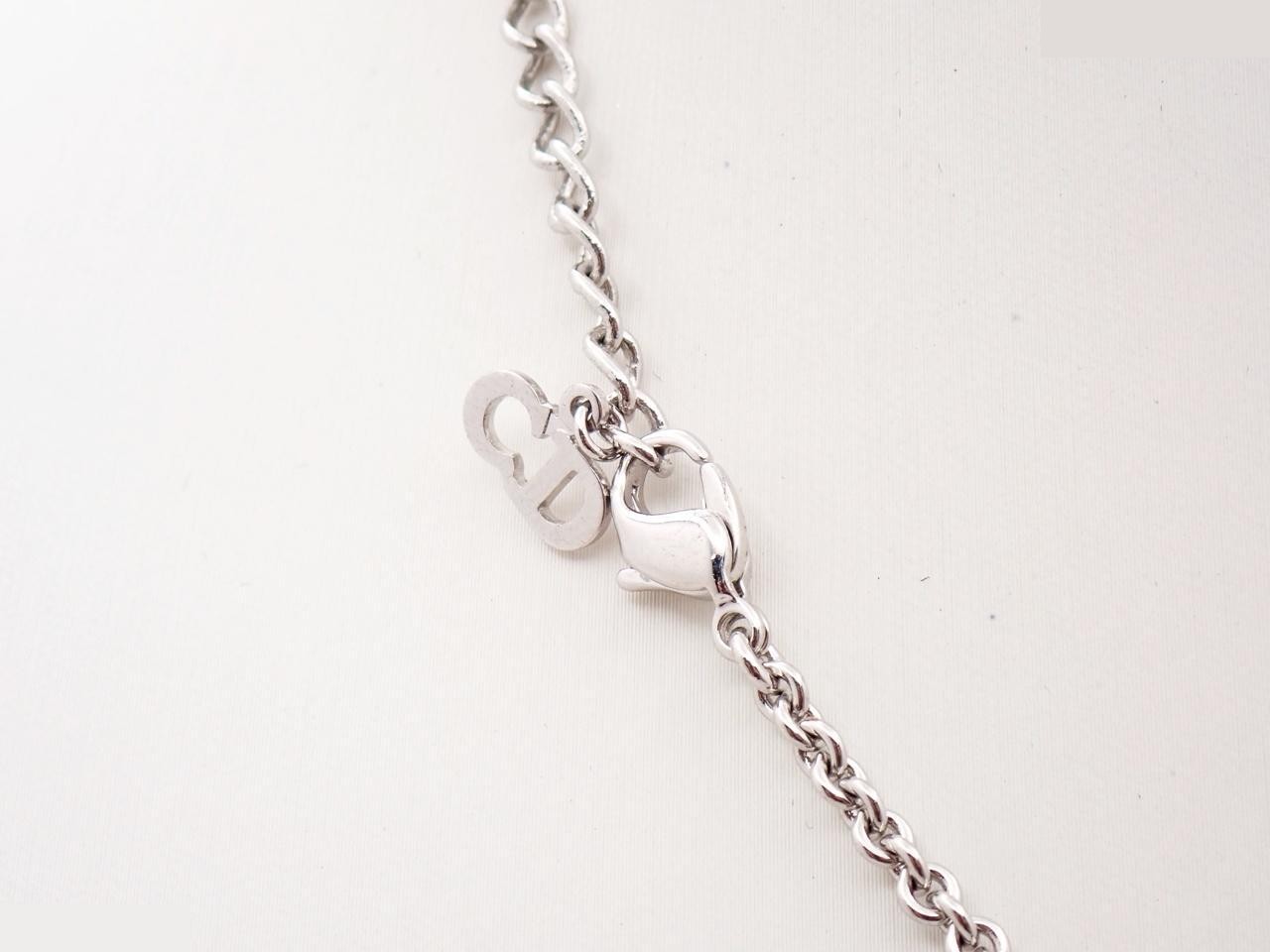 Silver necklace, chain approximately 43cm — view 2