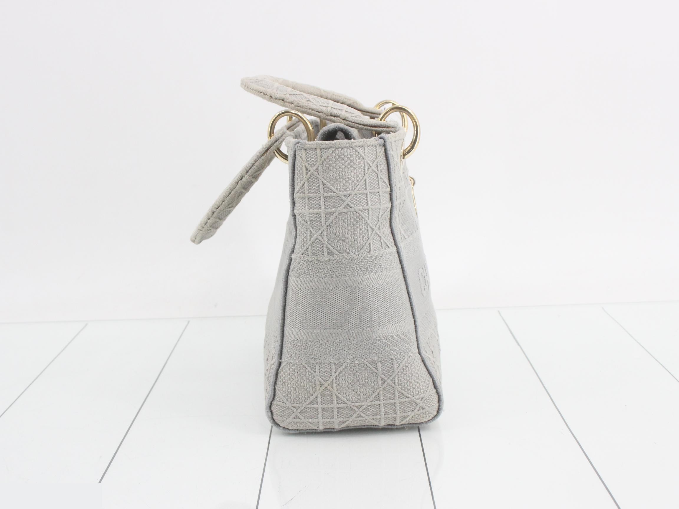 Lady D Light Gray Canvas — view 4