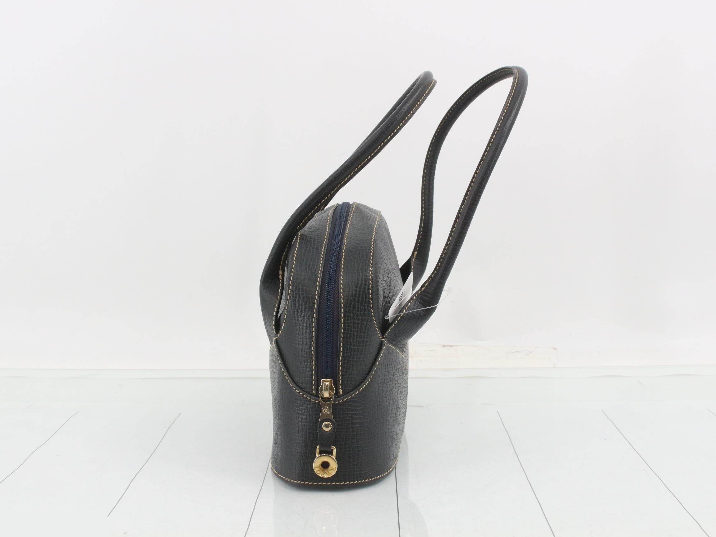 handbag — view 4