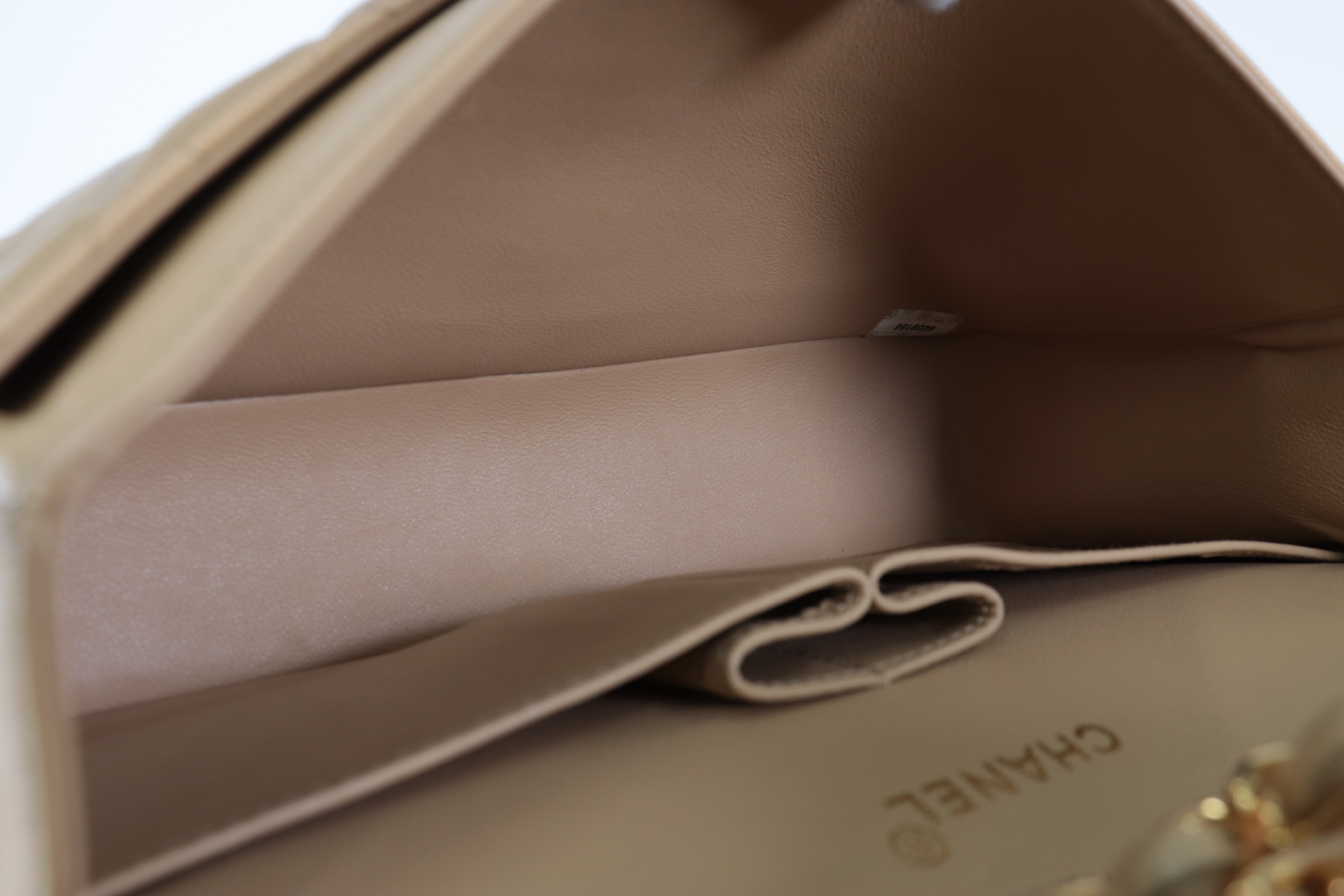 W-Flap 25 Lambskin Beige Shoulder Bag (Serial No. 5) — view 9