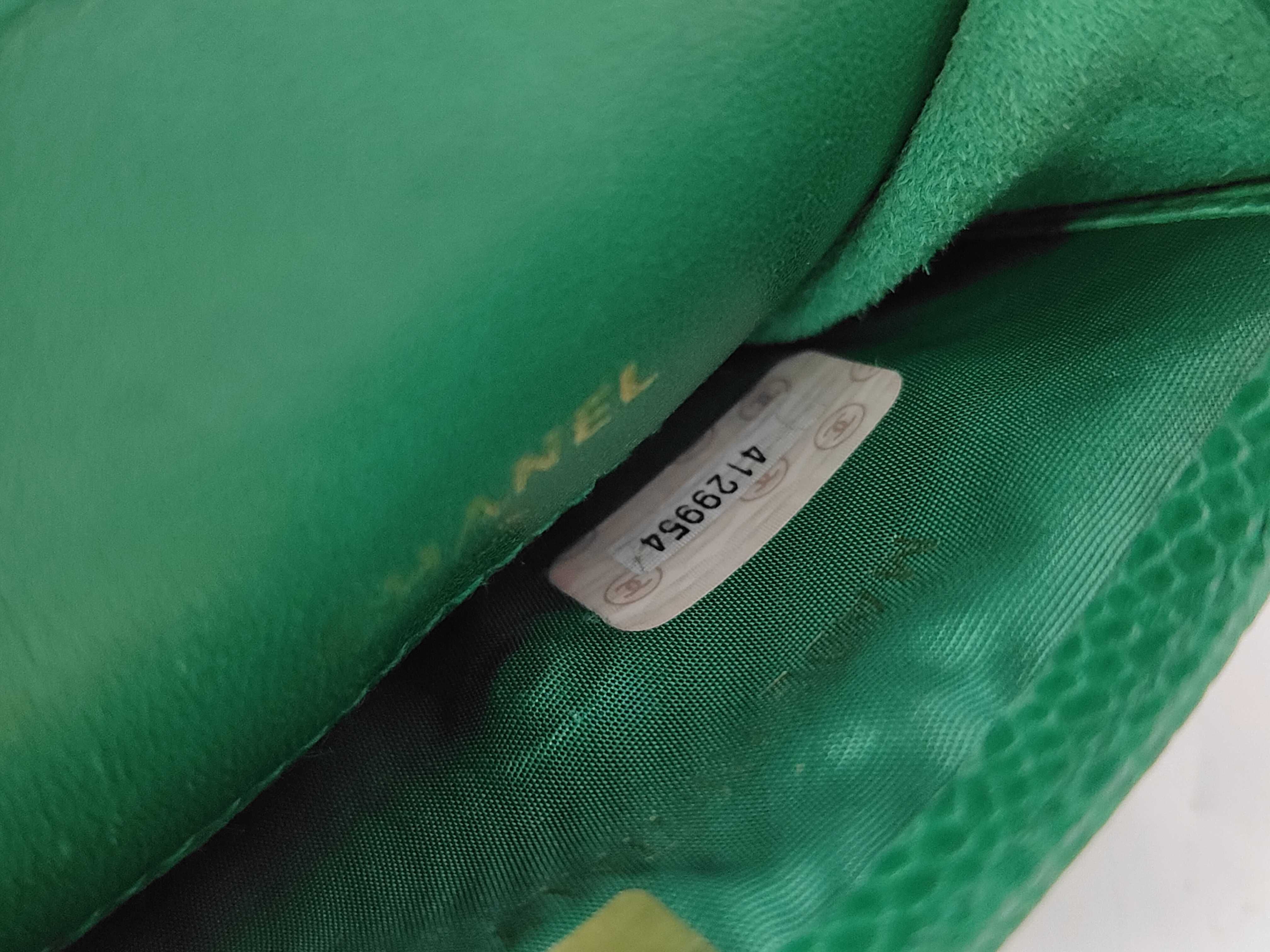 Caviar Phone Case Chain Shoulder Bag (Series 4) — view 10