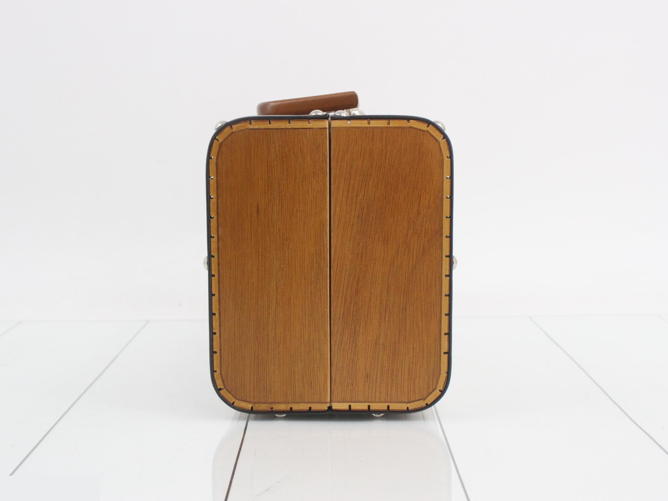 Wood Vanity — view 4