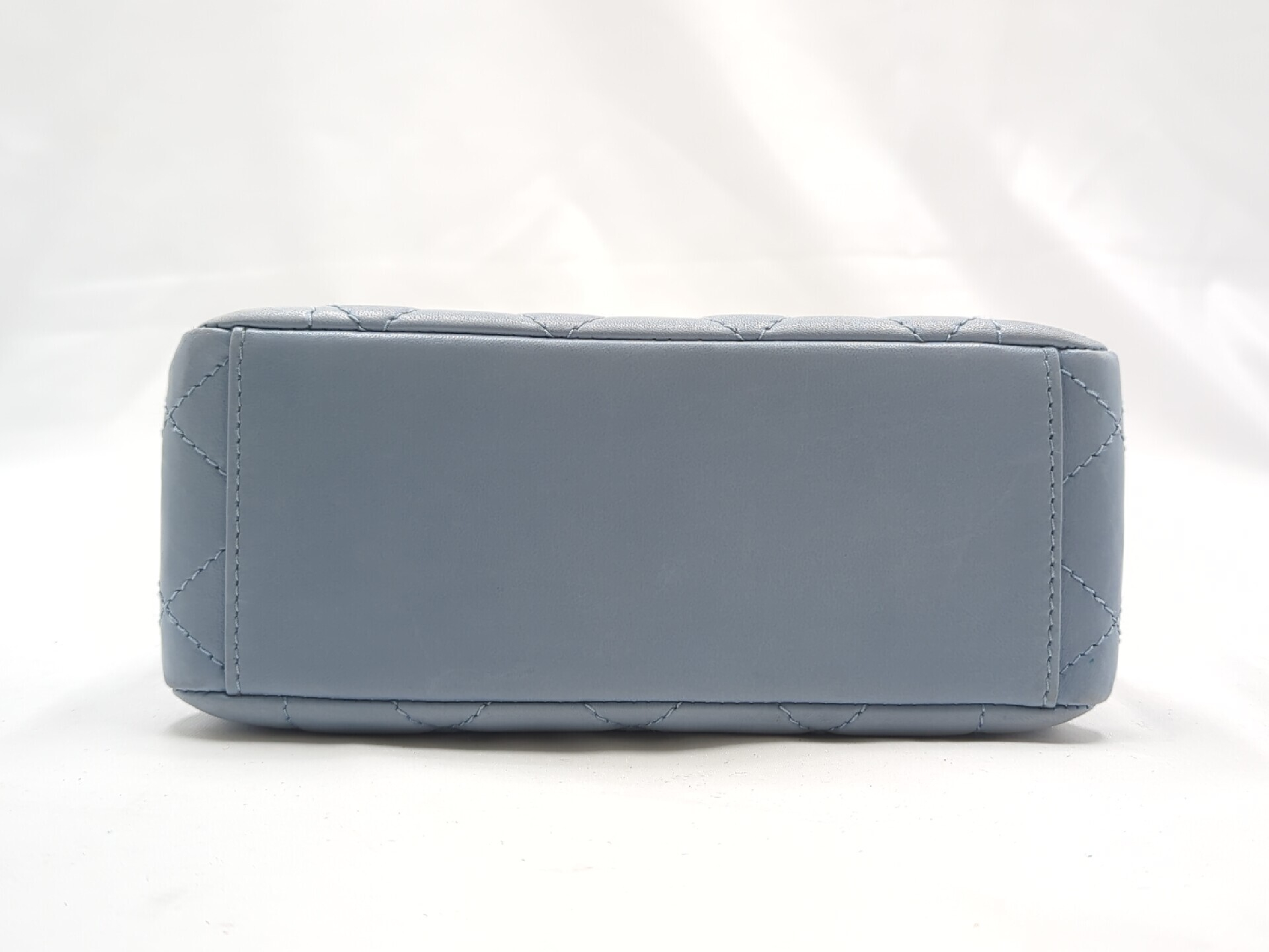 Lambskin Matelassé Turnlock Blue Shoulder Bag — view 5