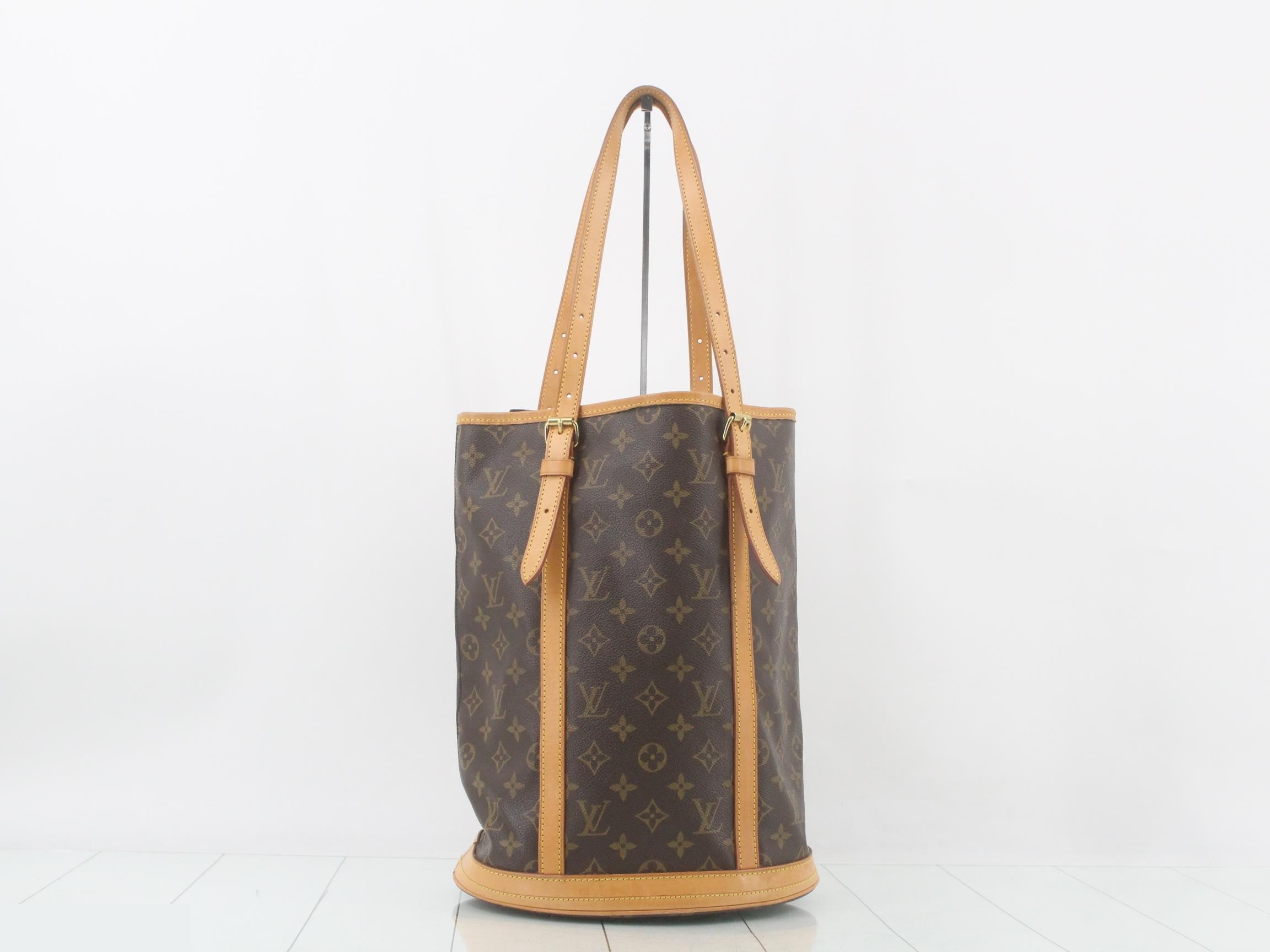 Bucket GM Tote Bag — view 2