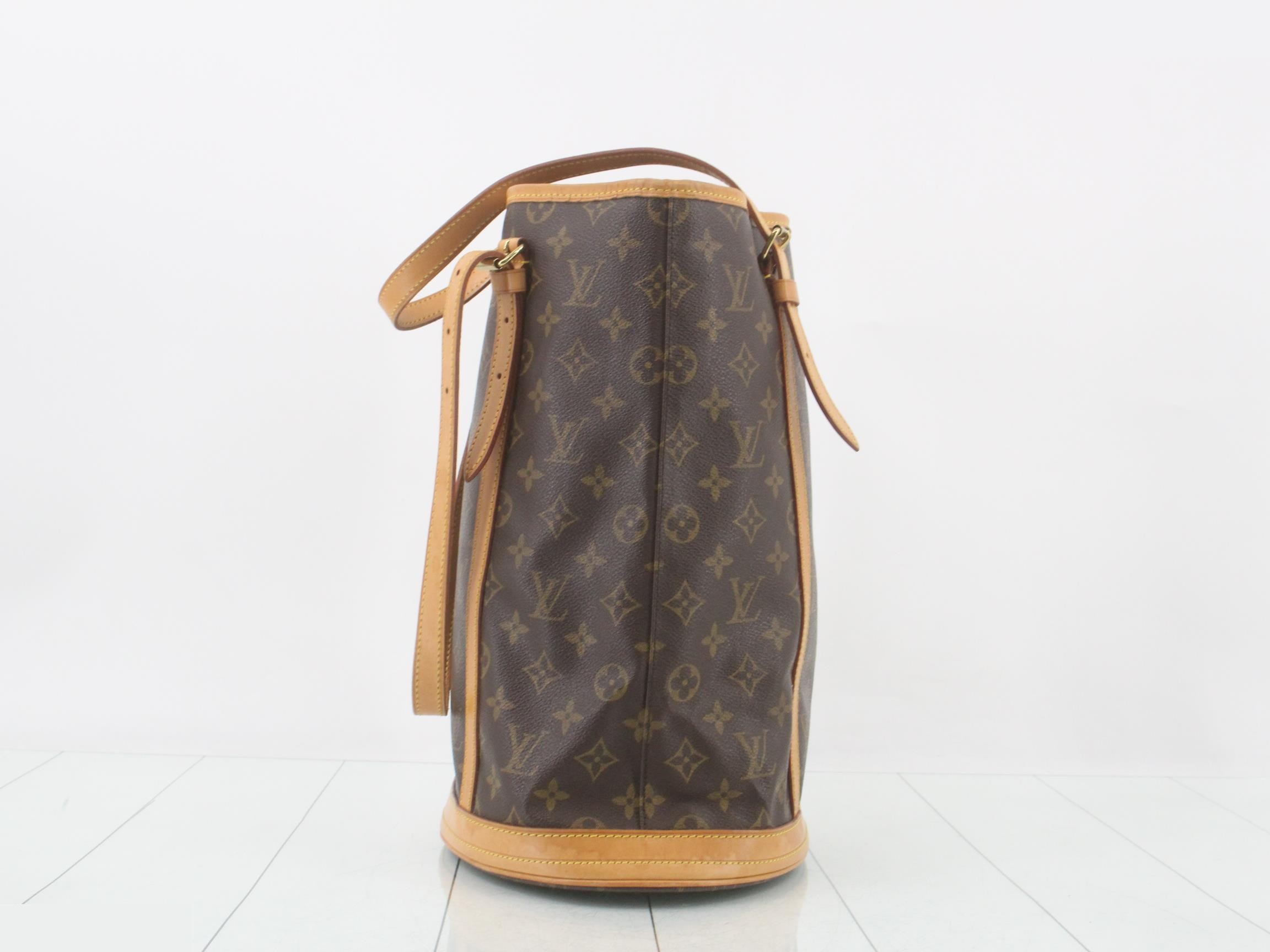 Bucket GM Tote Bag — view 4