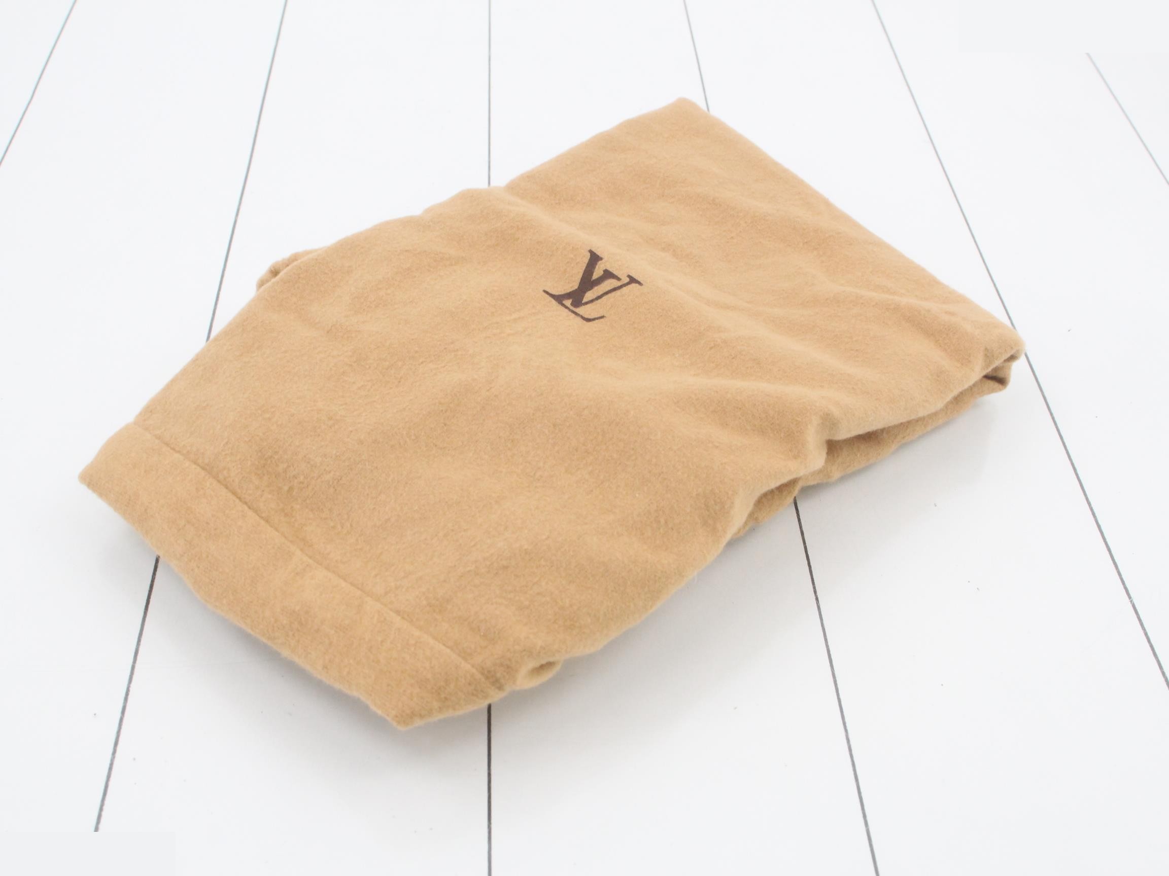 Bucket GM Tote Bag — view 7