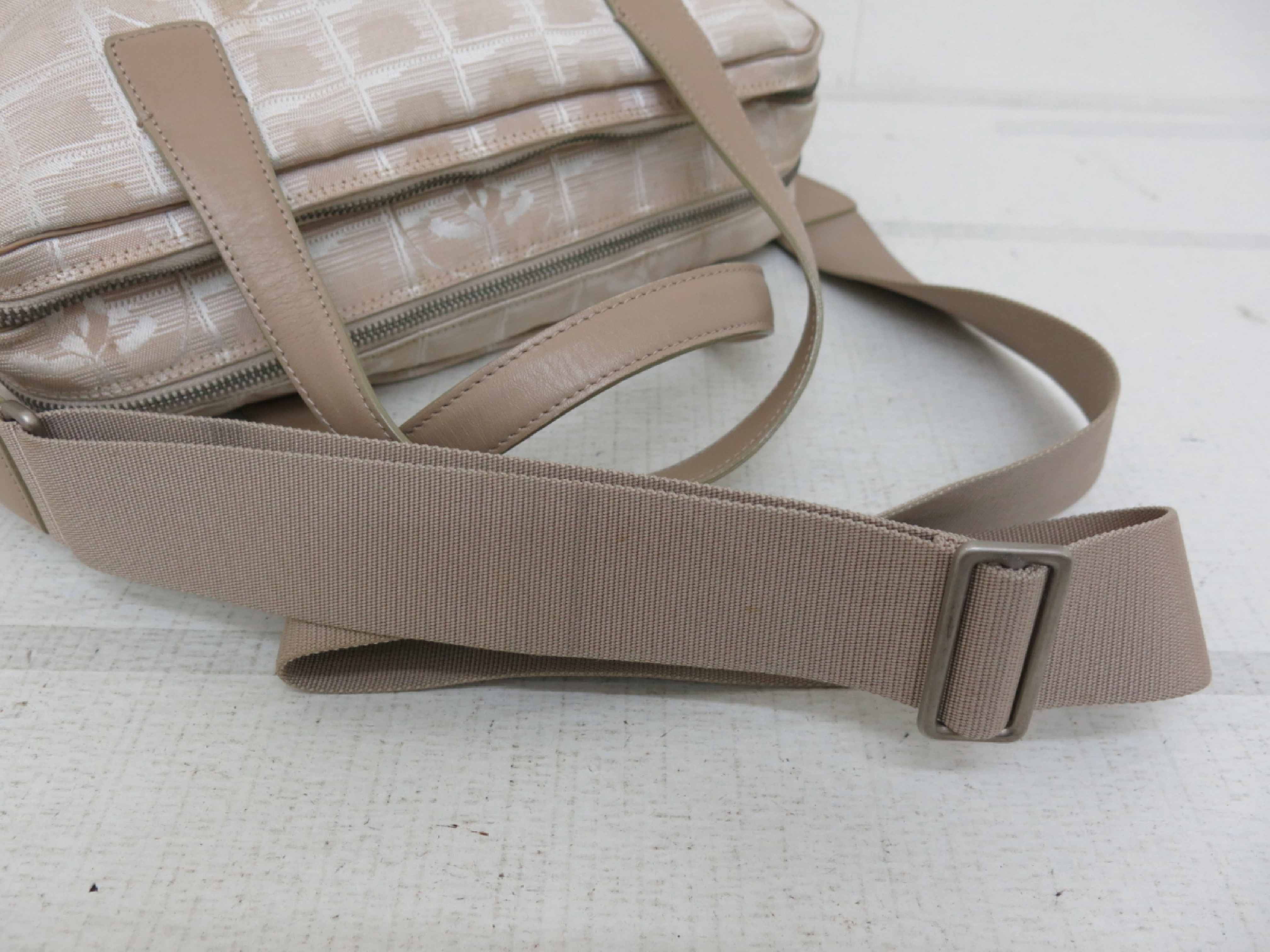 New Travel Line Calfskin Nylon Hand Tote Shoulder Bag Beige Shoulder Bag — view 3