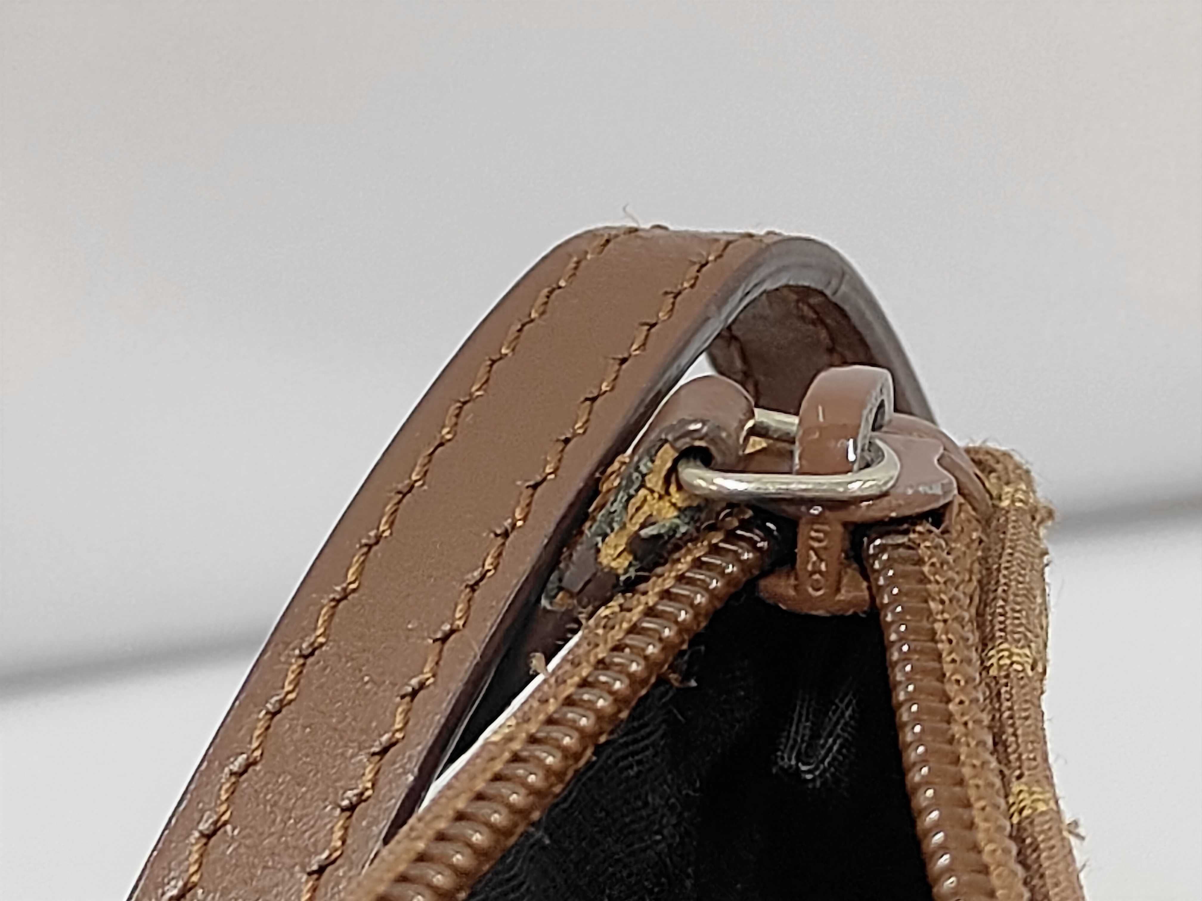 GG Canvas Pouch — view 11