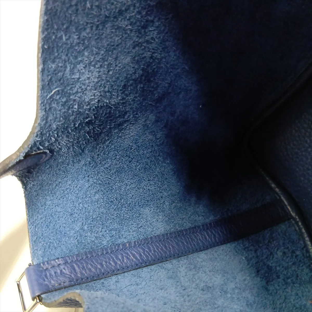 Picotin 18 PM, Taurillon Clemence leather, Blue Brighton, silver hardware, faint engraving. — view 11