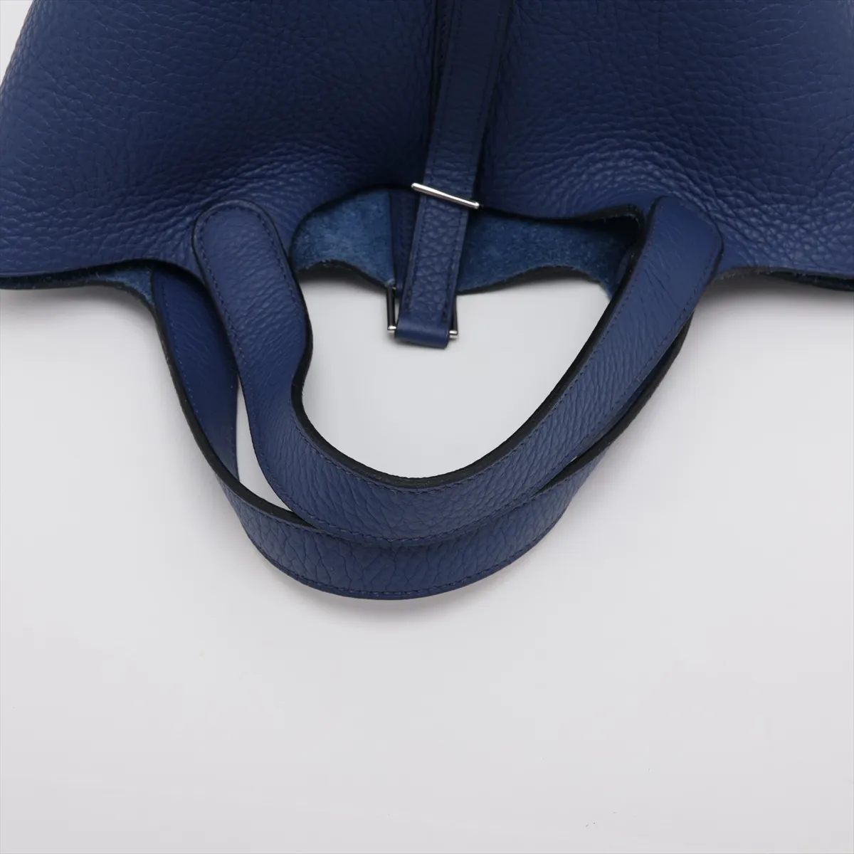 Picotin 18 PM, Taurillon Clemence leather, Blue Brighton, silver hardware, faint engraving. — view 5