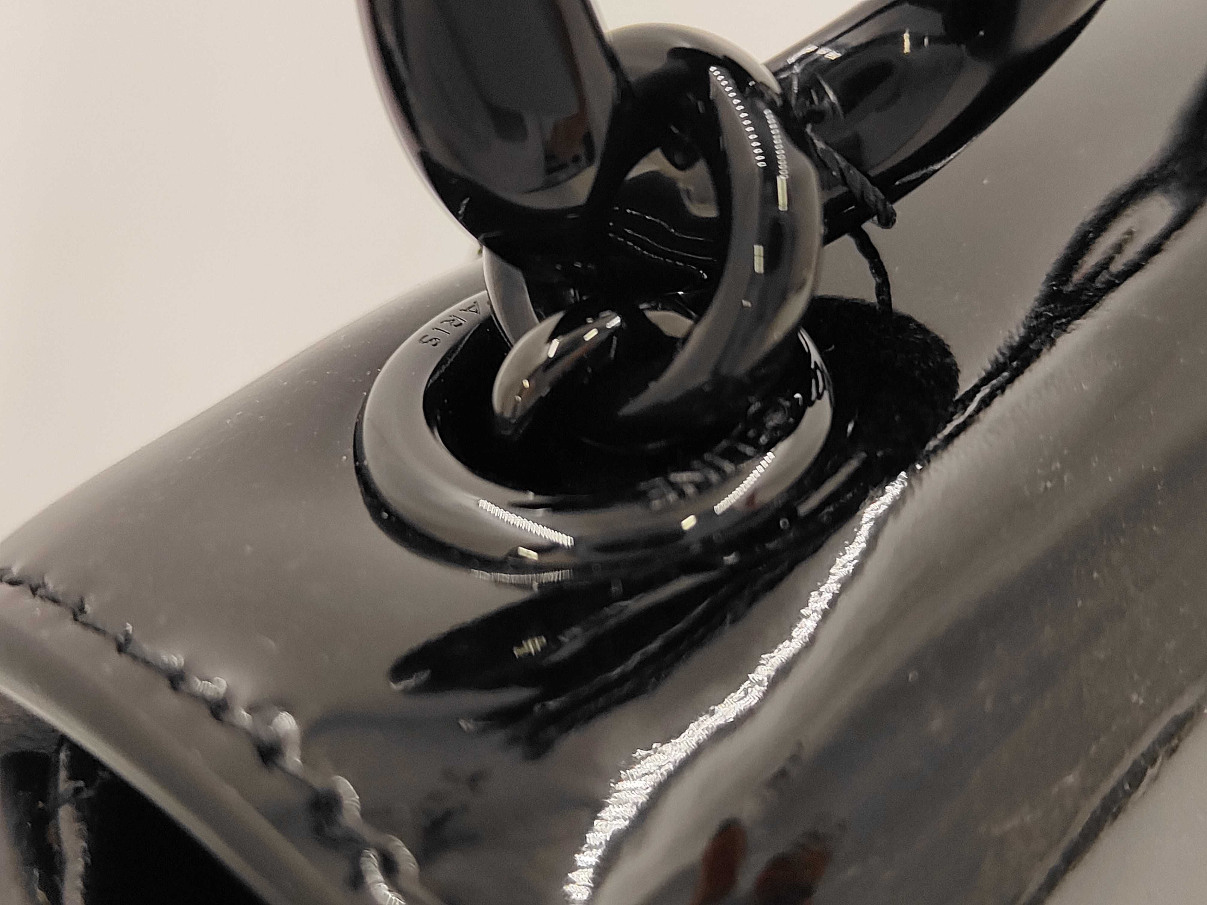 Triomphe Chain Handbag — view 3