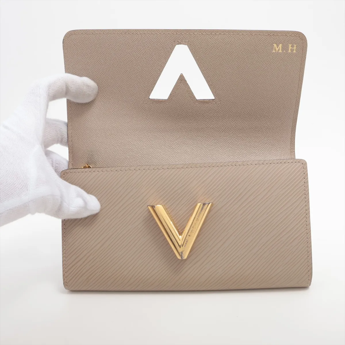 Epi Portefeuille Twist M67510 Galet Long Wallet with initials; RFID detected. — view 3