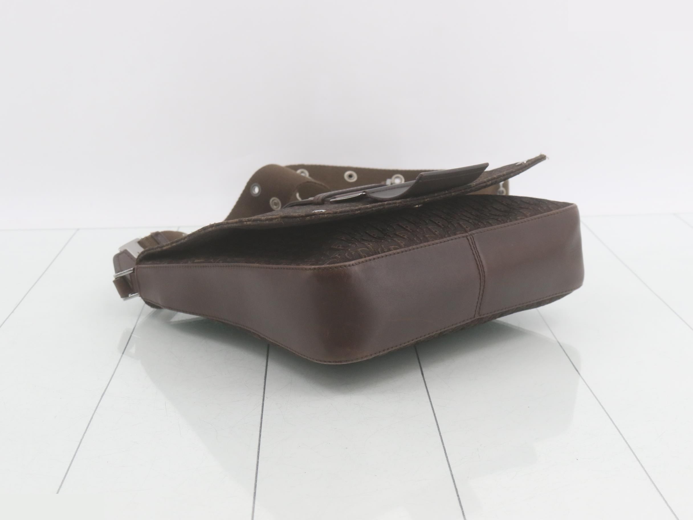 Trotter Street Chic Shoulder Bag — view 5