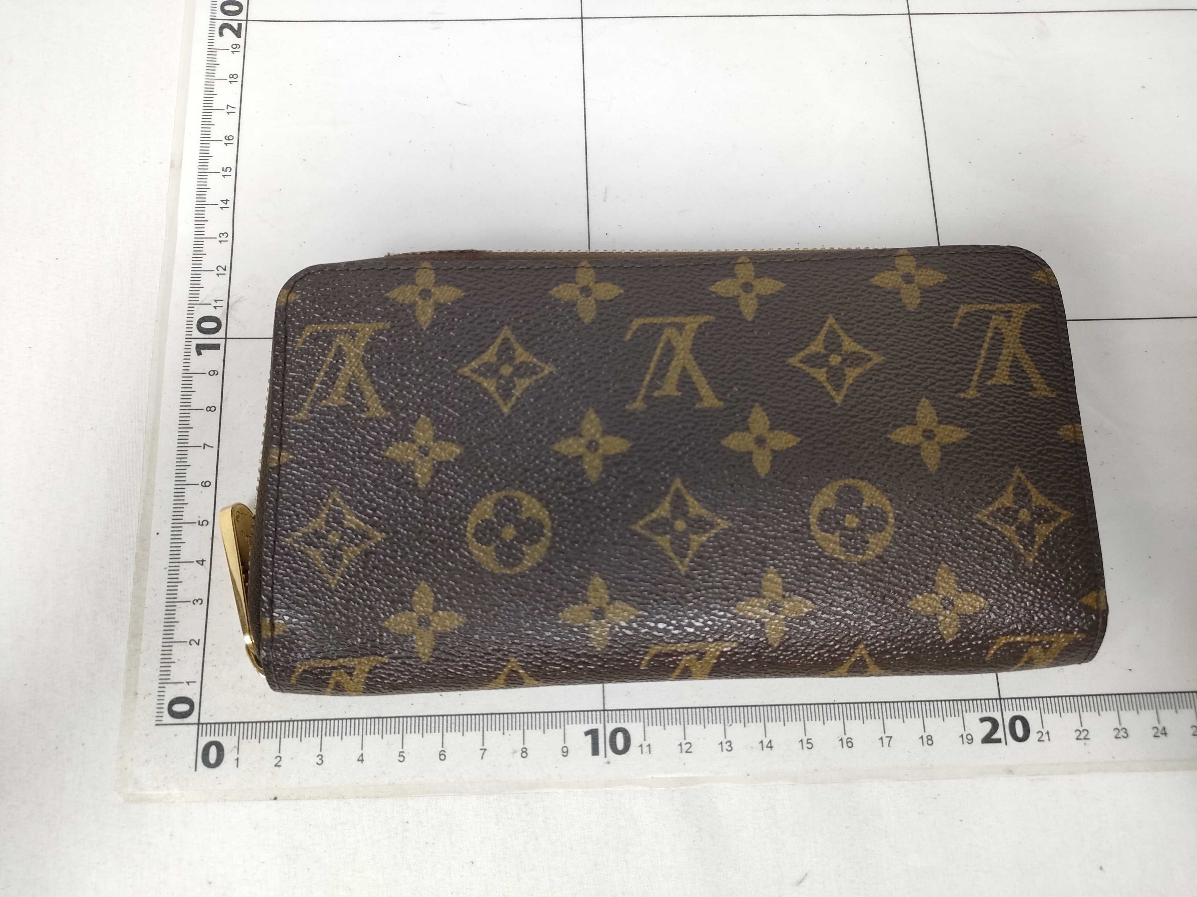 Monogram Louis Vuitton Monogram Zippy Wallet — view 2
