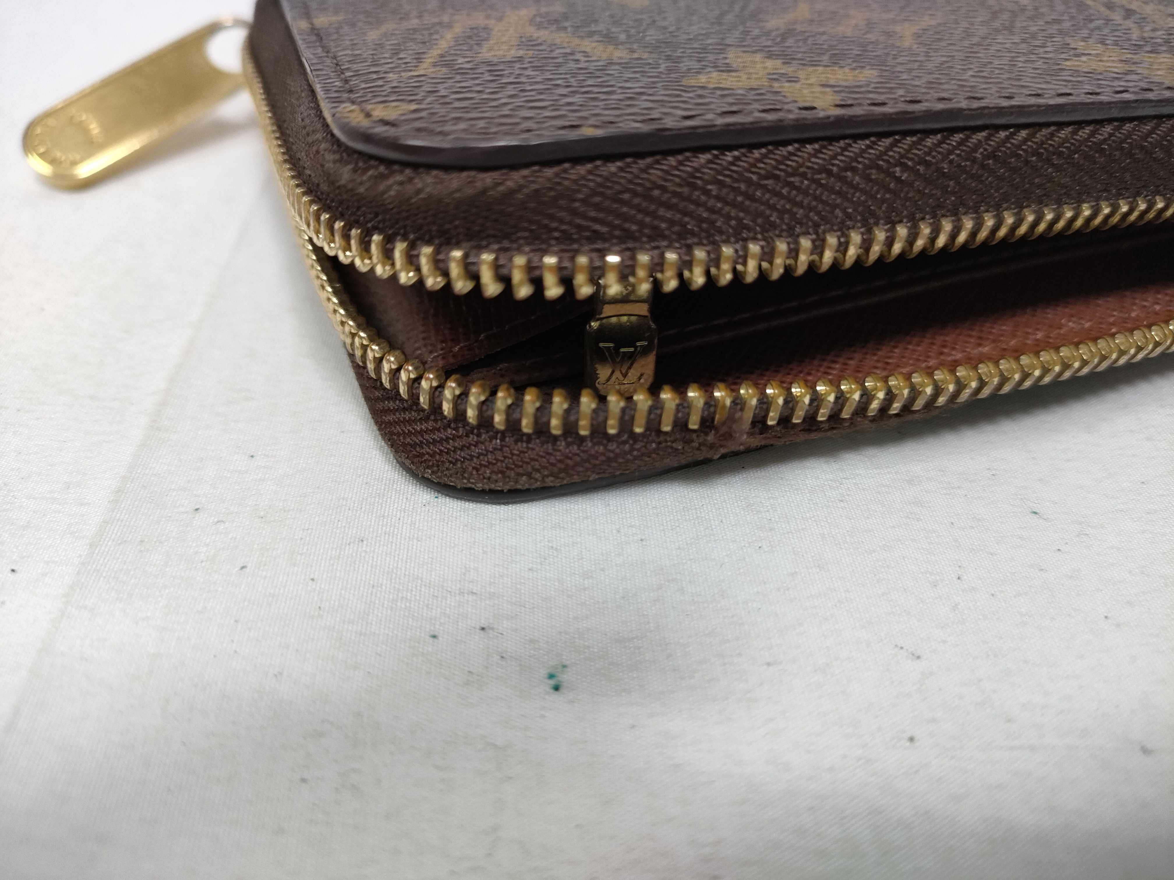 Monogram Louis Vuitton Monogram Zippy Wallet — view 9