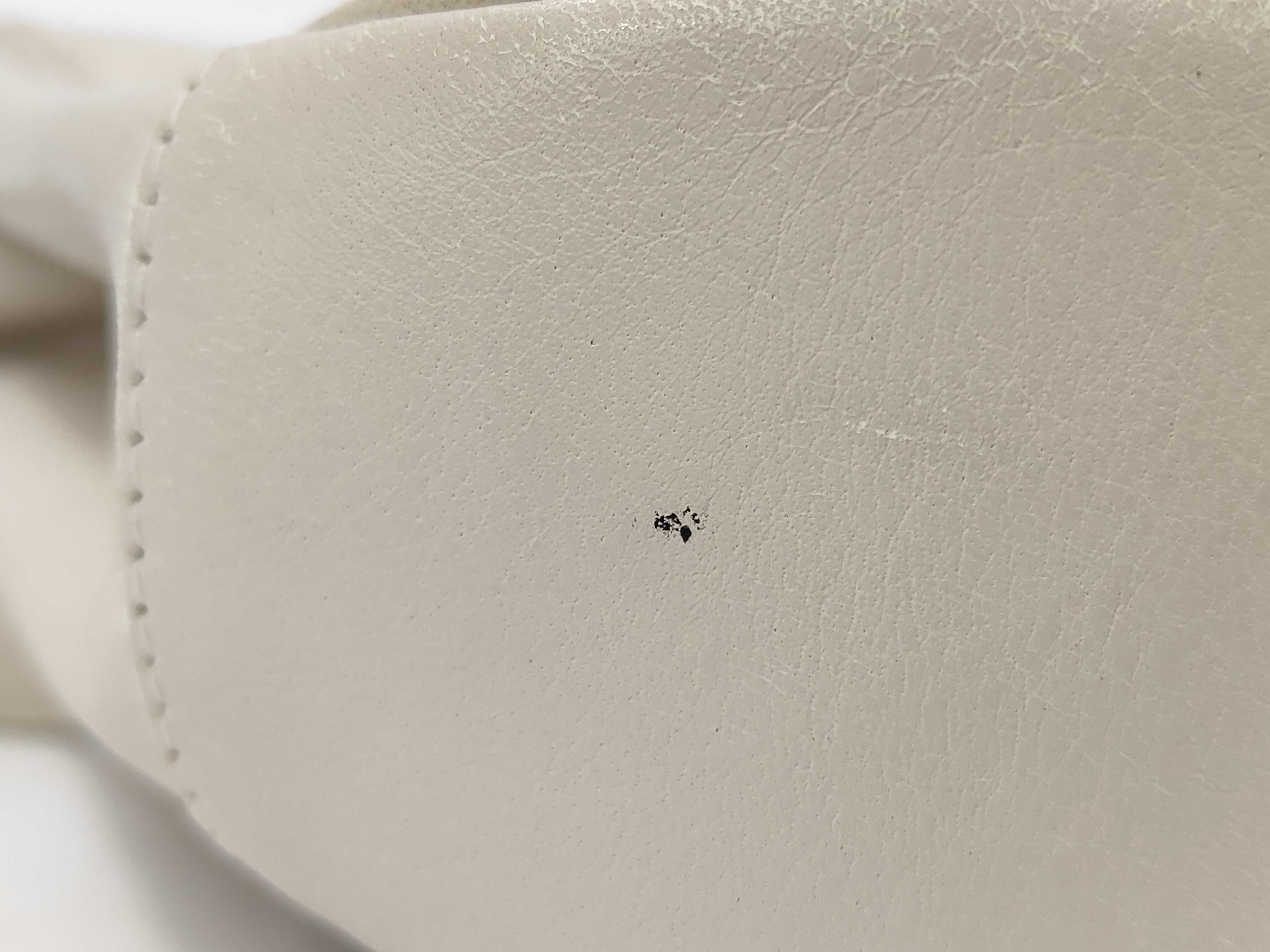 Saint-Laurent Shoulder Bag — view 12