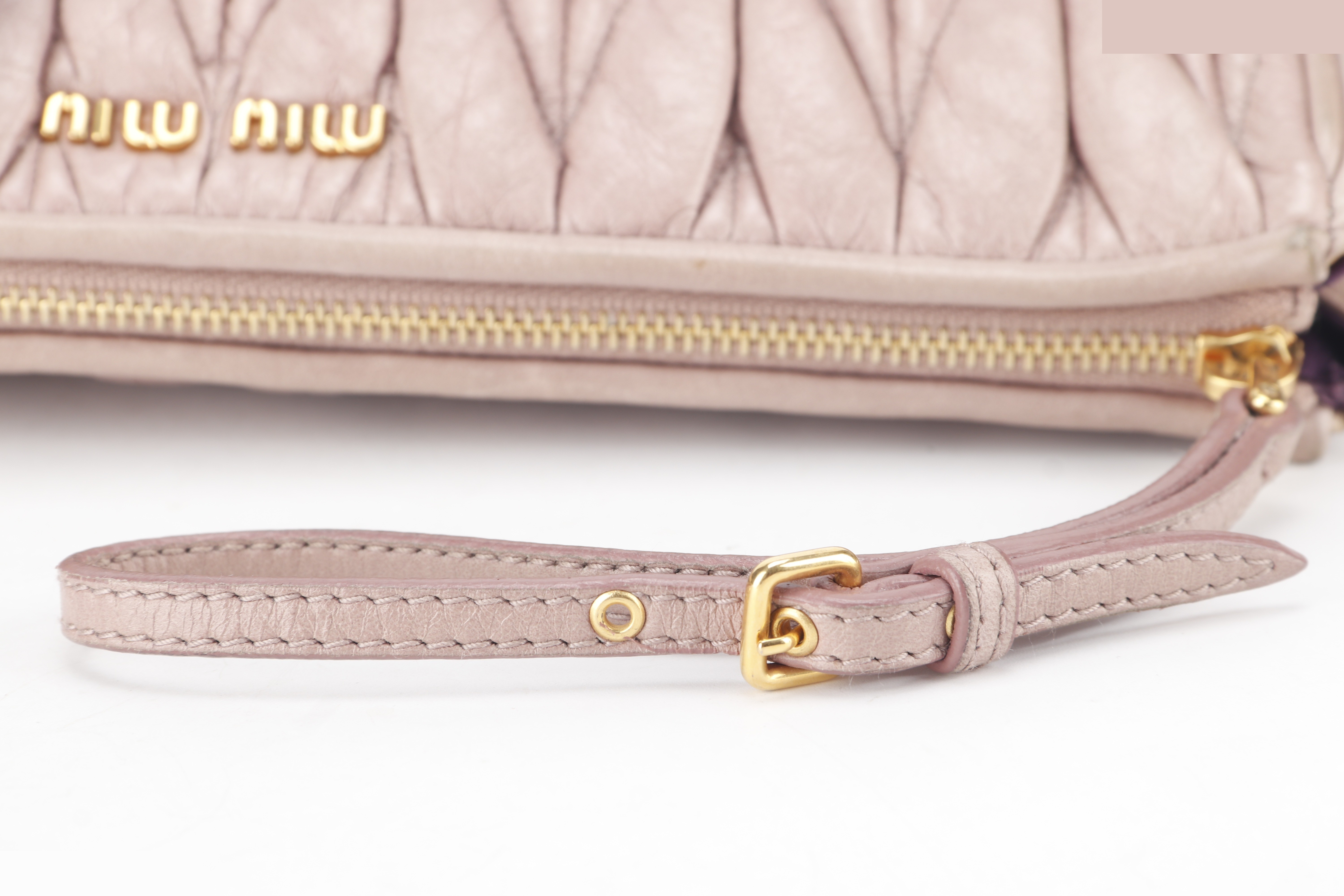 NAPPA MATELASSE WRISTLET PINK GHW — view 3