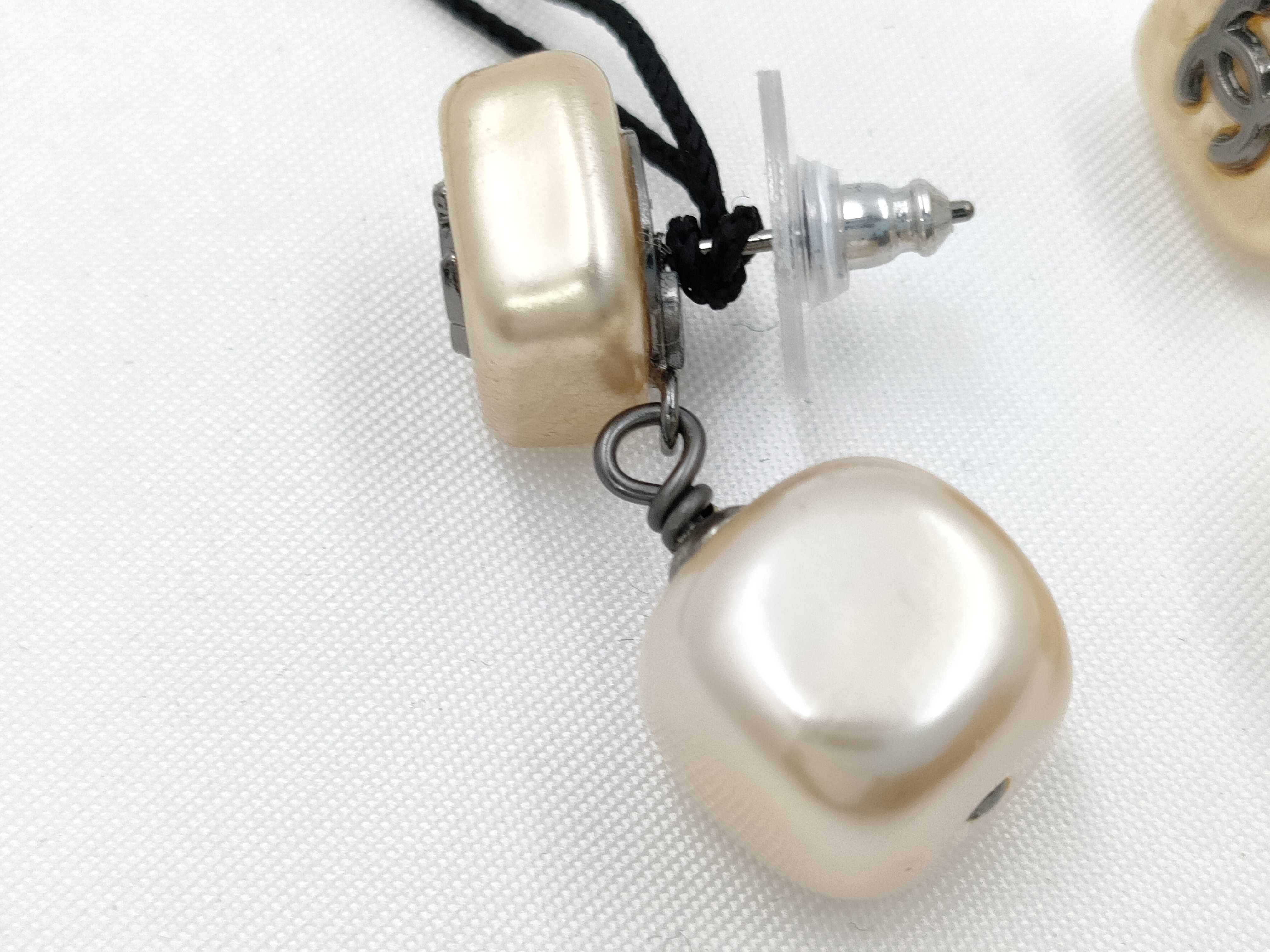 Coco Mark 02A Cube Pearl Earrings — view 2