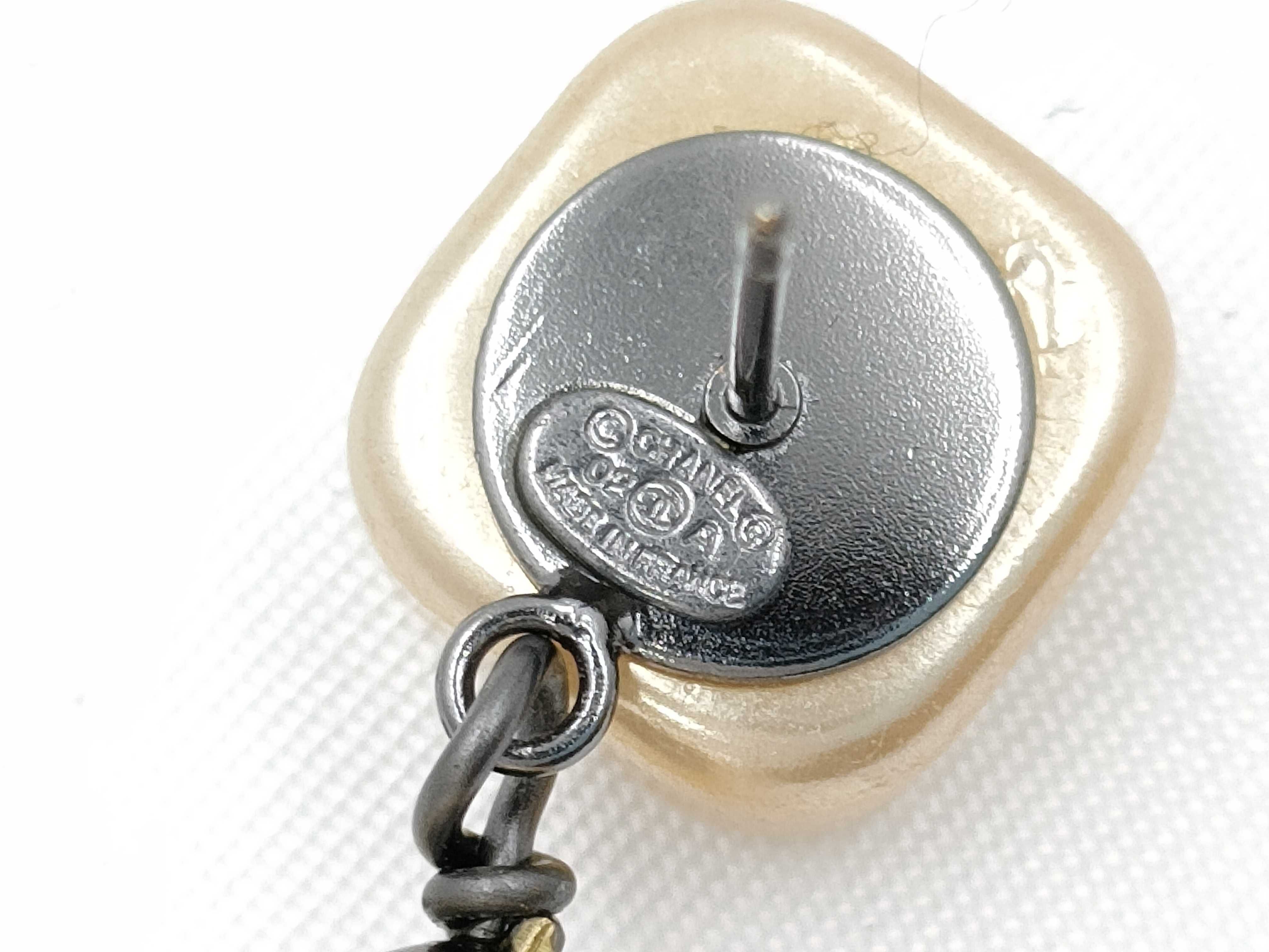 Coco Mark 02A Cube Pearl Earrings — view 4