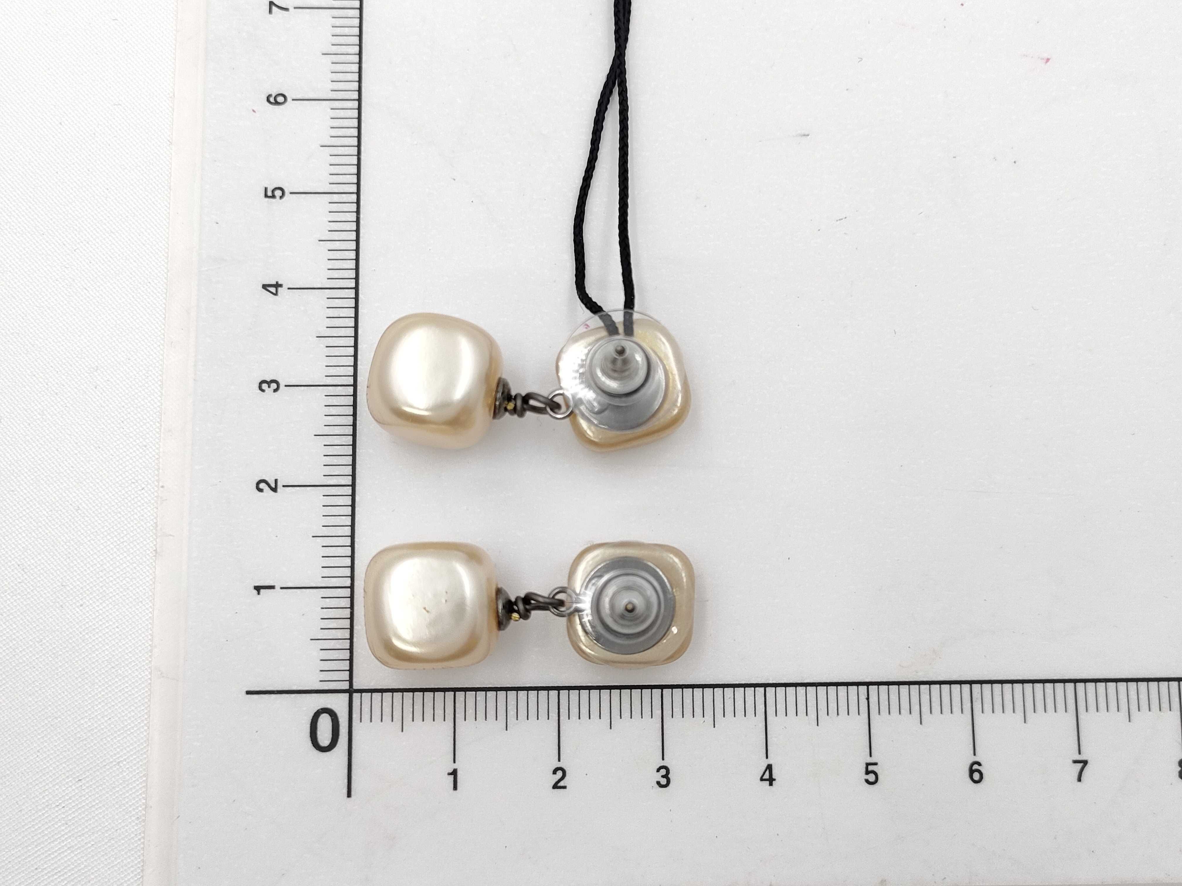 Coco Mark 02A Cube Pearl Earrings — view 6