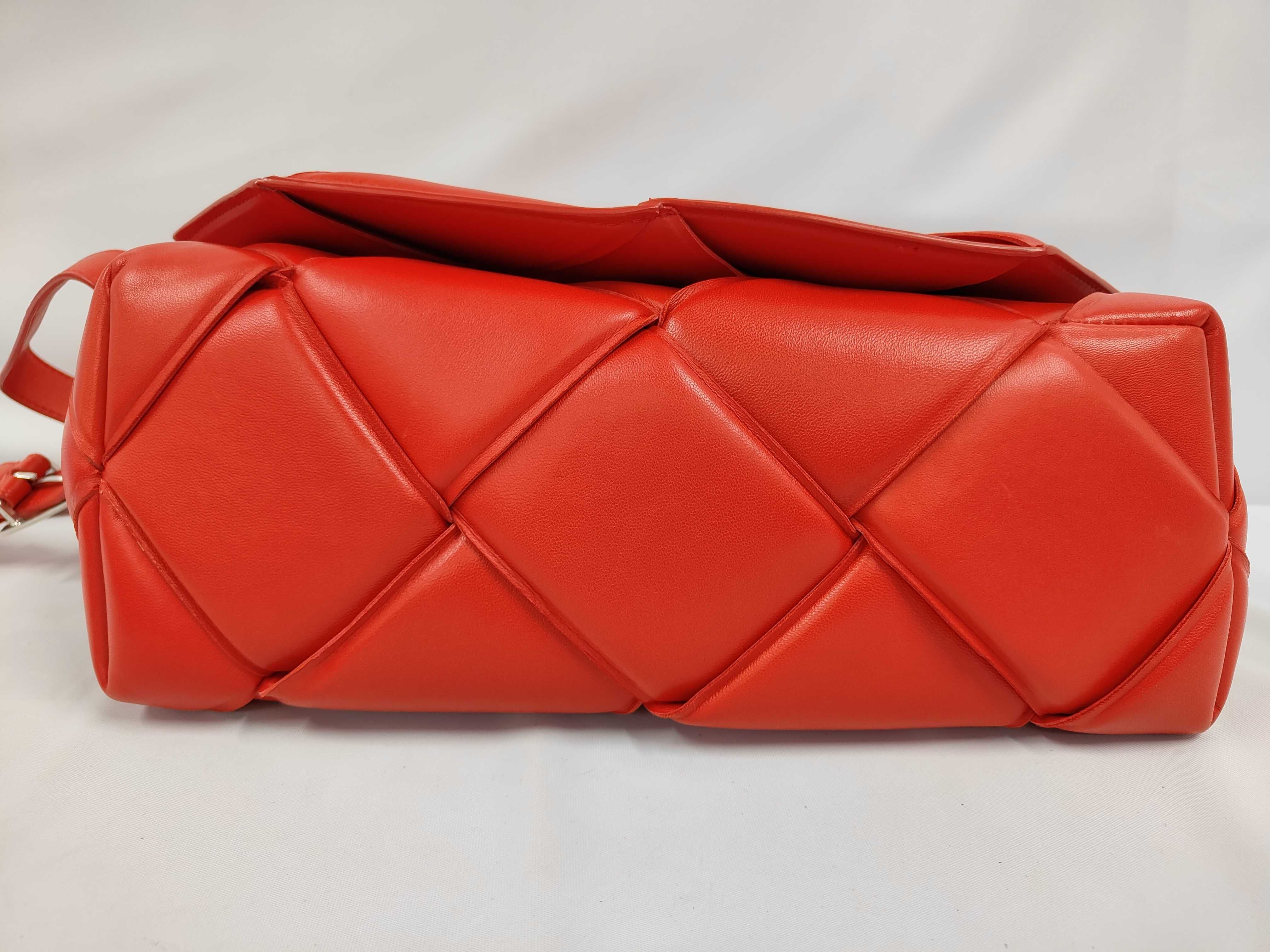 Top Handle Maxi Intrecciato Red Shoulder Bag 632647 — view 3