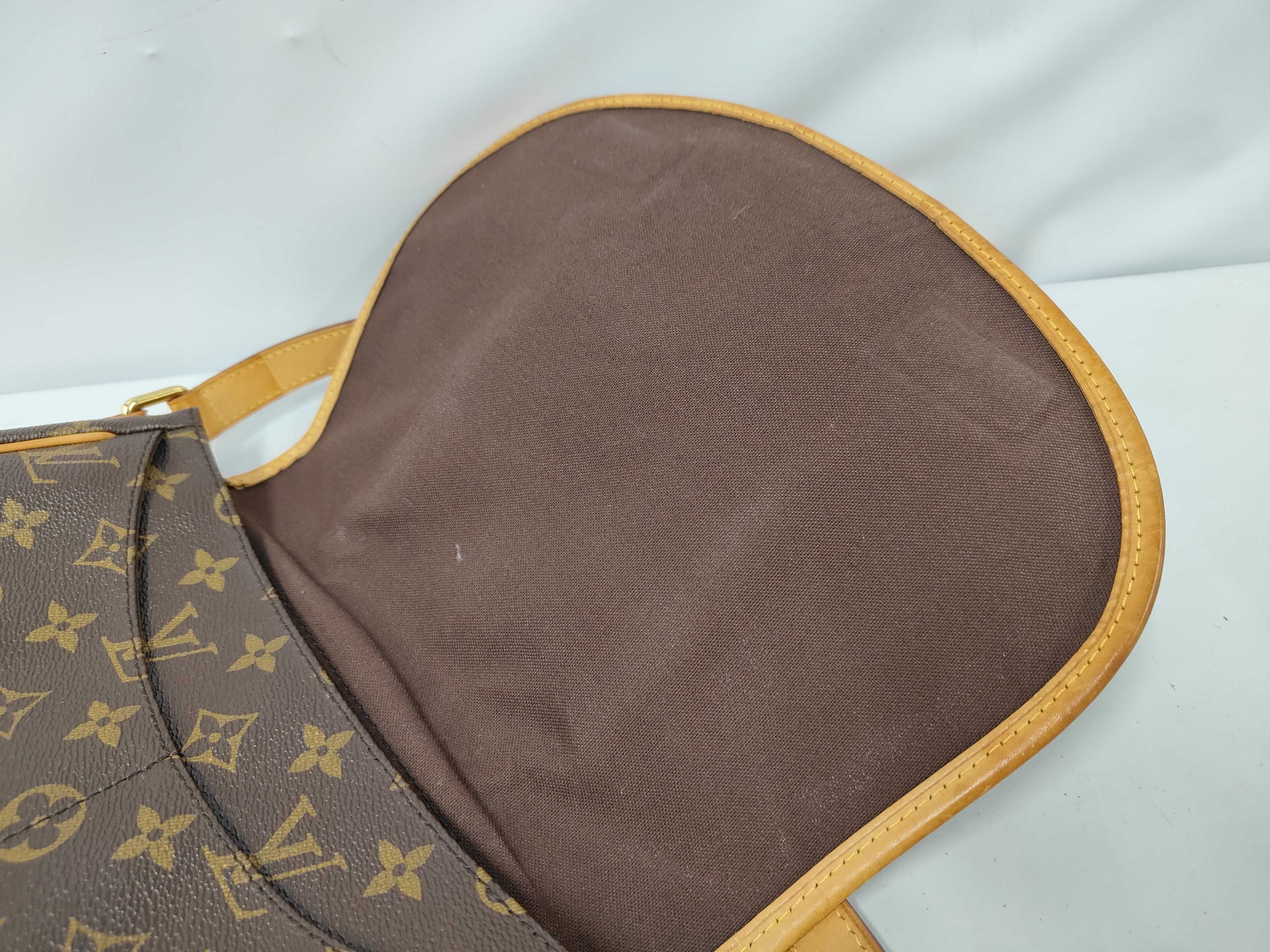 LV Menilmontant Shoulder Bag — view 8