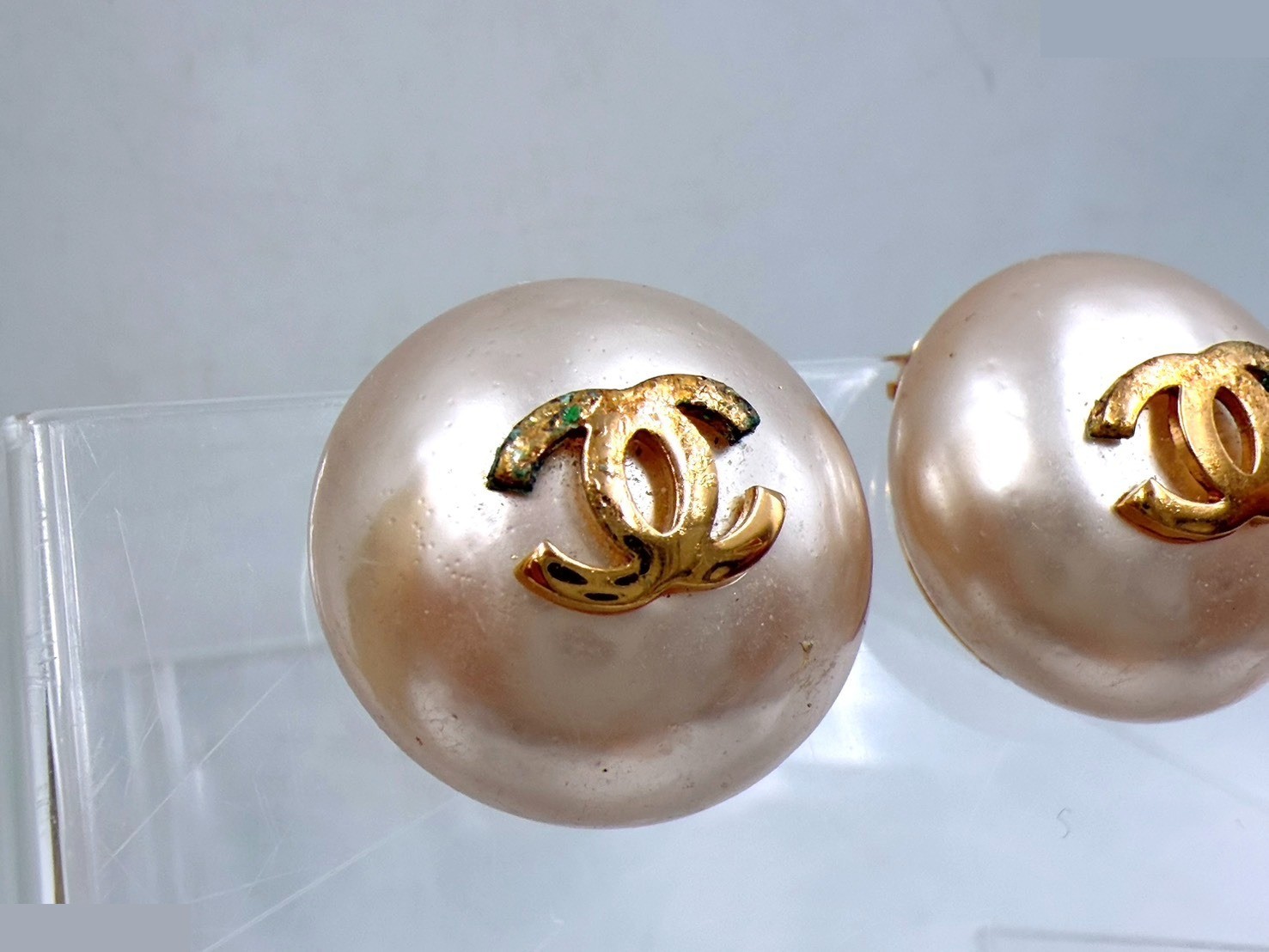 Coco F Pearl Earrings 23 — view 3
