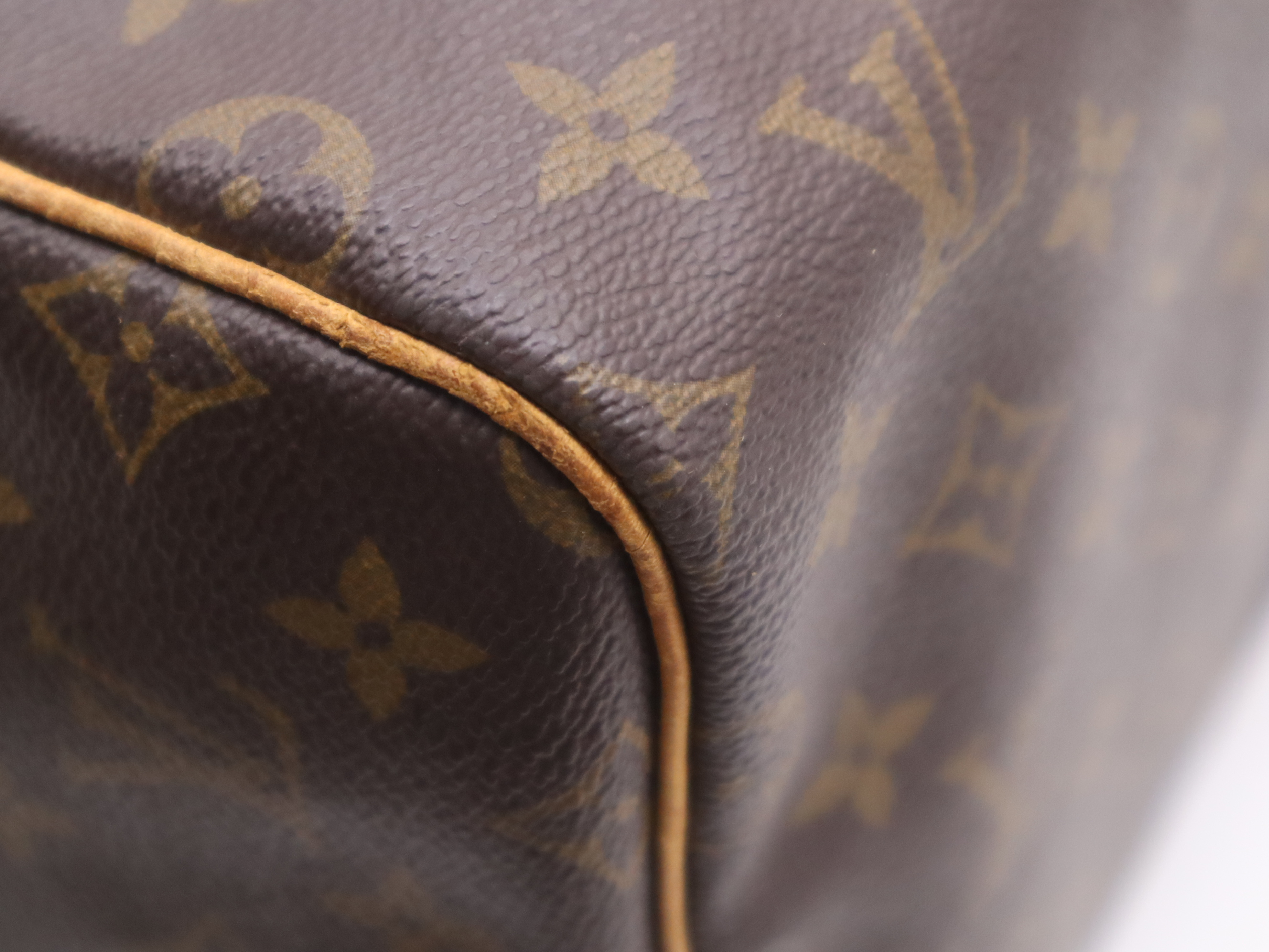 M41424 Monogram Keepall 55 Boston Bag — view 11
