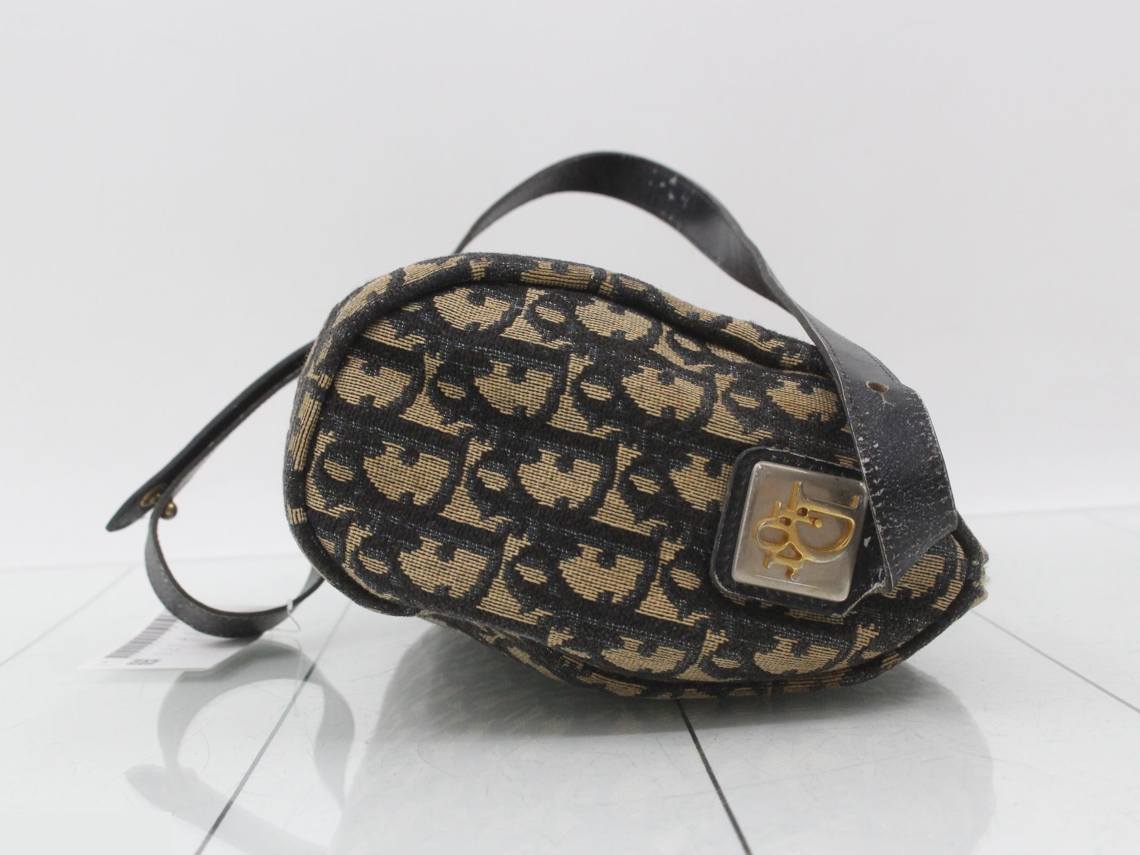 Trotter Canvas Shoulder Bag — view 3