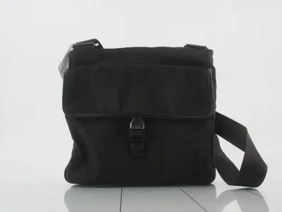 Nylon Triangle Plate Shoulder Bag
