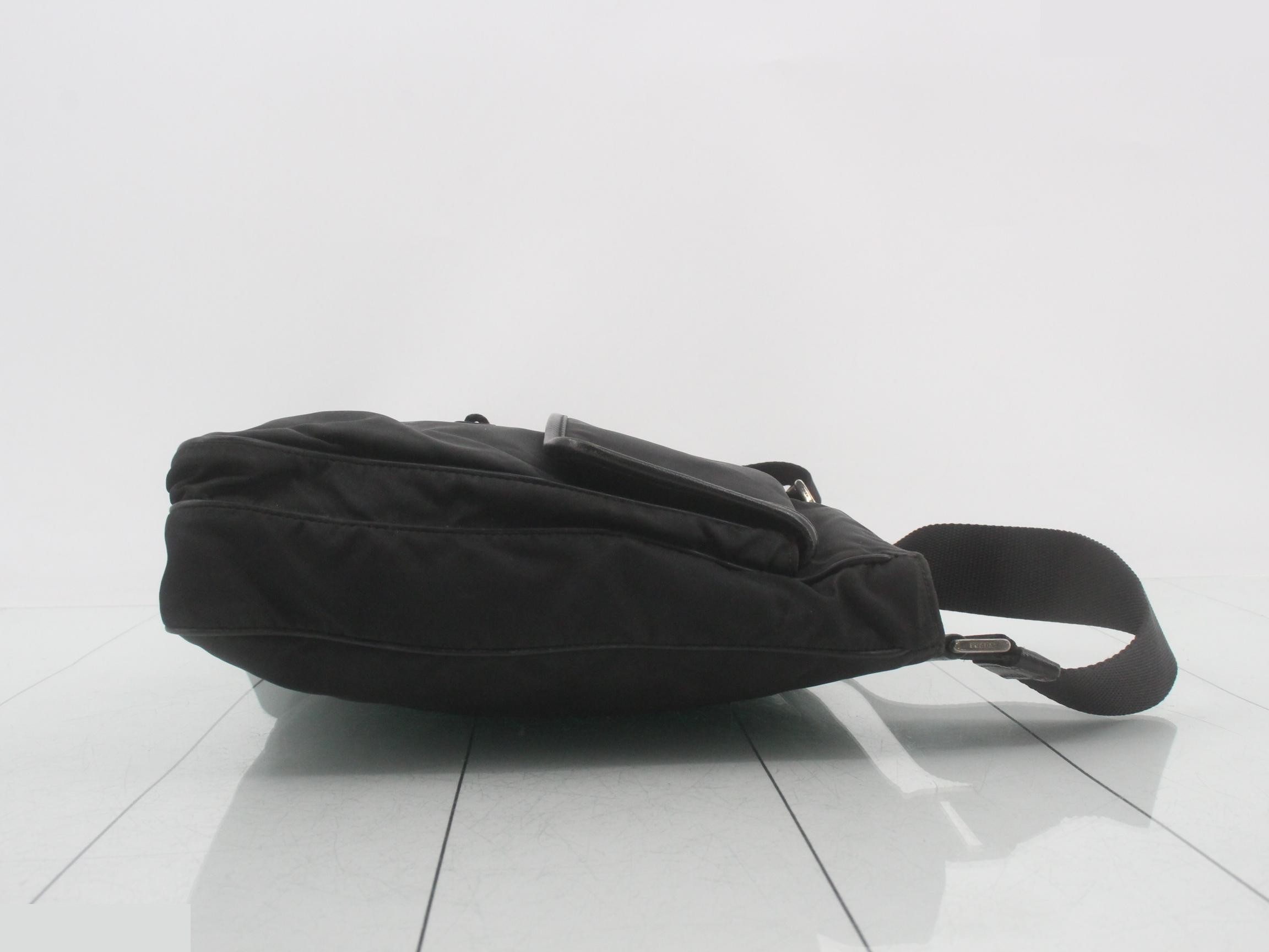 Nylon Triangle Plate Shoulder Bag — view 3