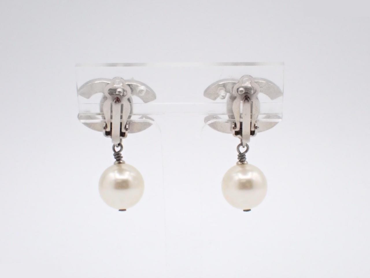 Coco Mark Pearl Earrings A11V — view 2