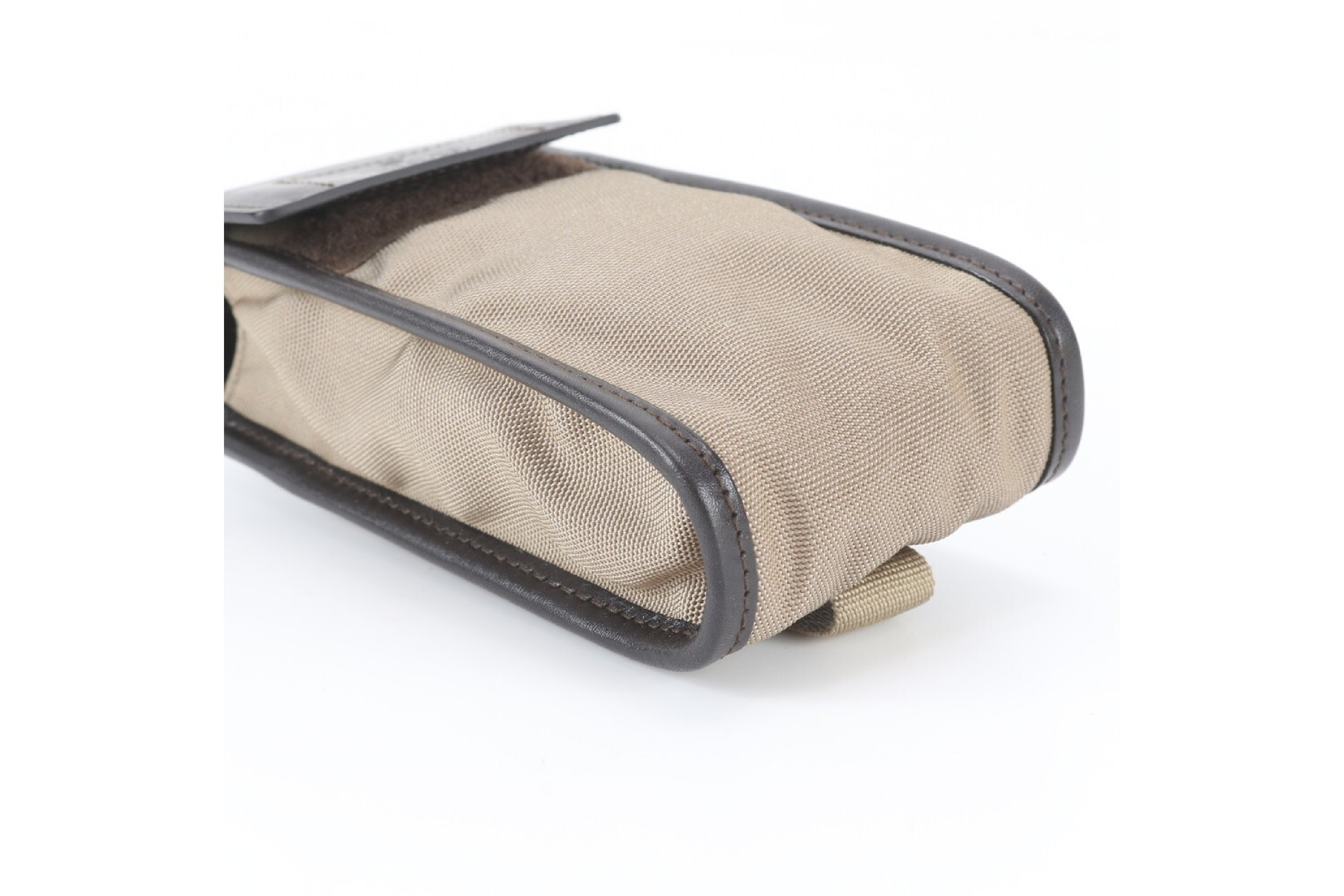 belt, pouch, and other accessories — view 3