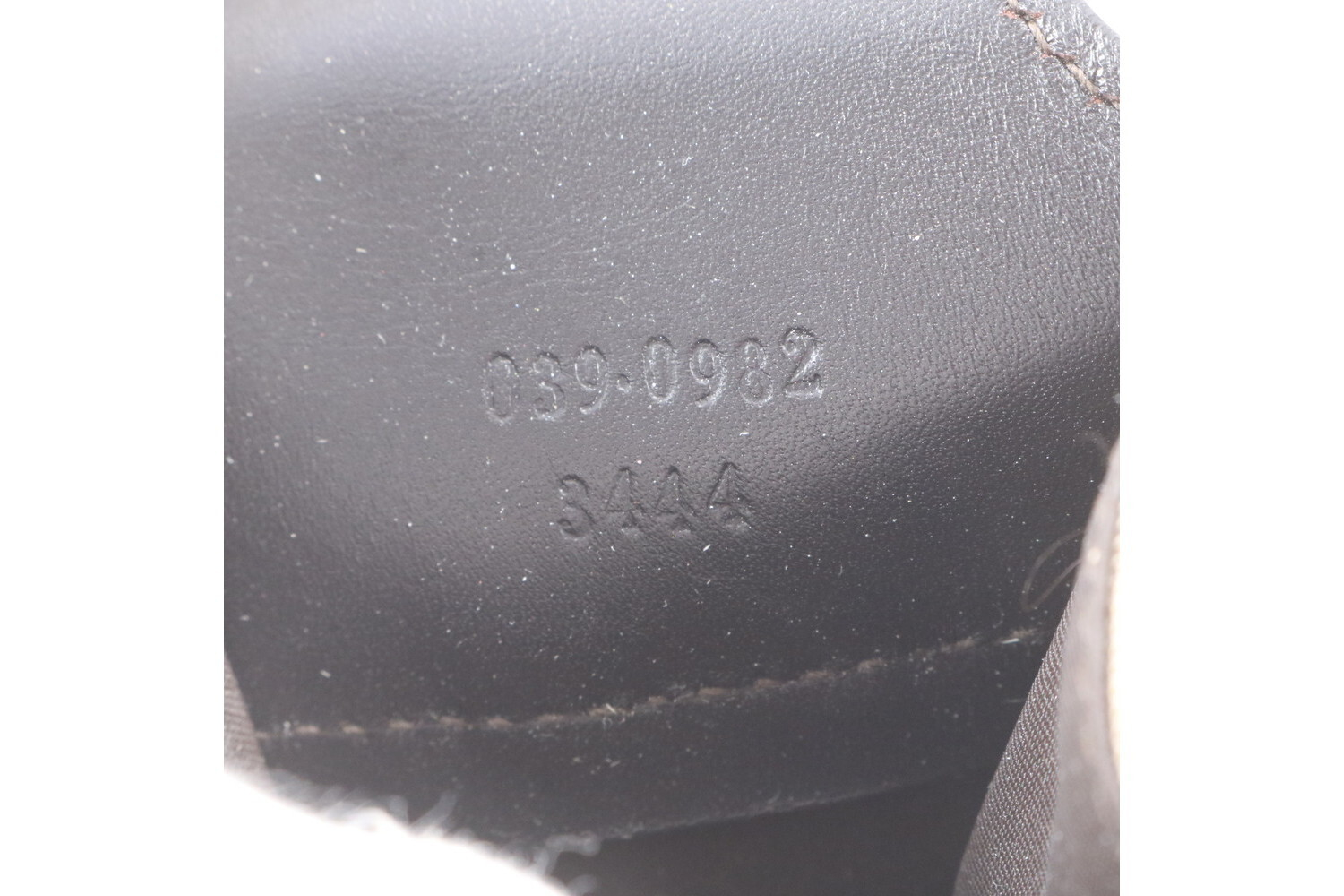 belt, pouch, and other accessories — view 8
