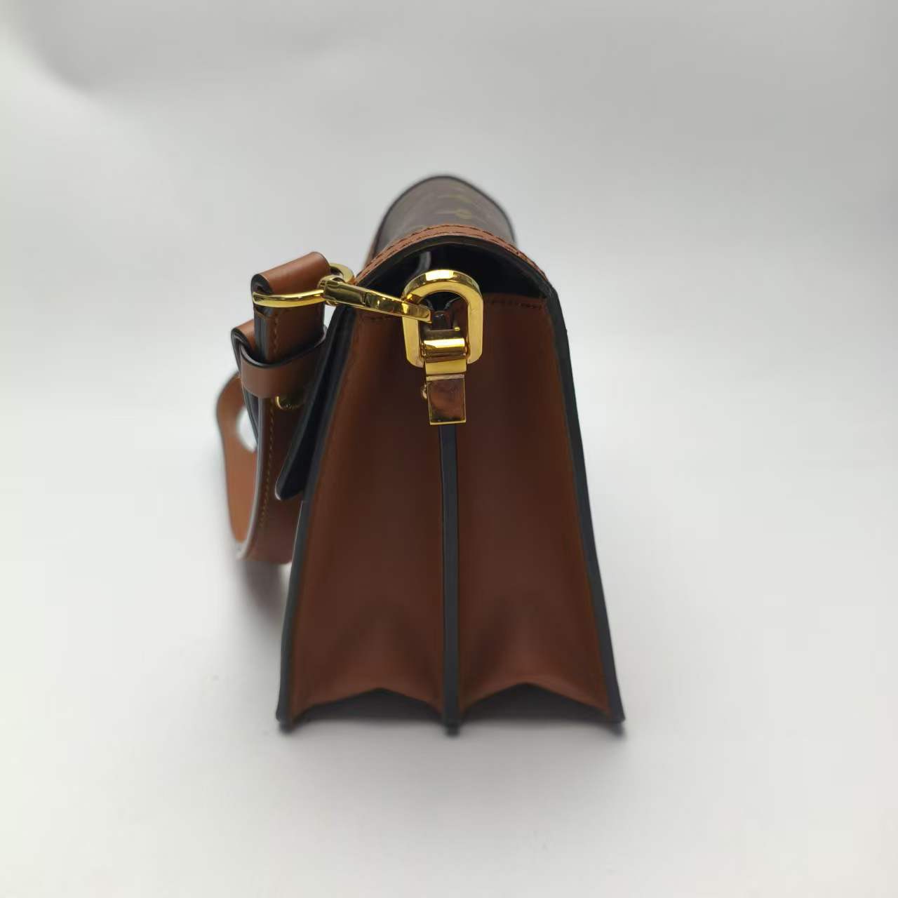 【*Shipped from: China*】LOUIS VUITTON Dauphine PU Shoulder Bag — view 3