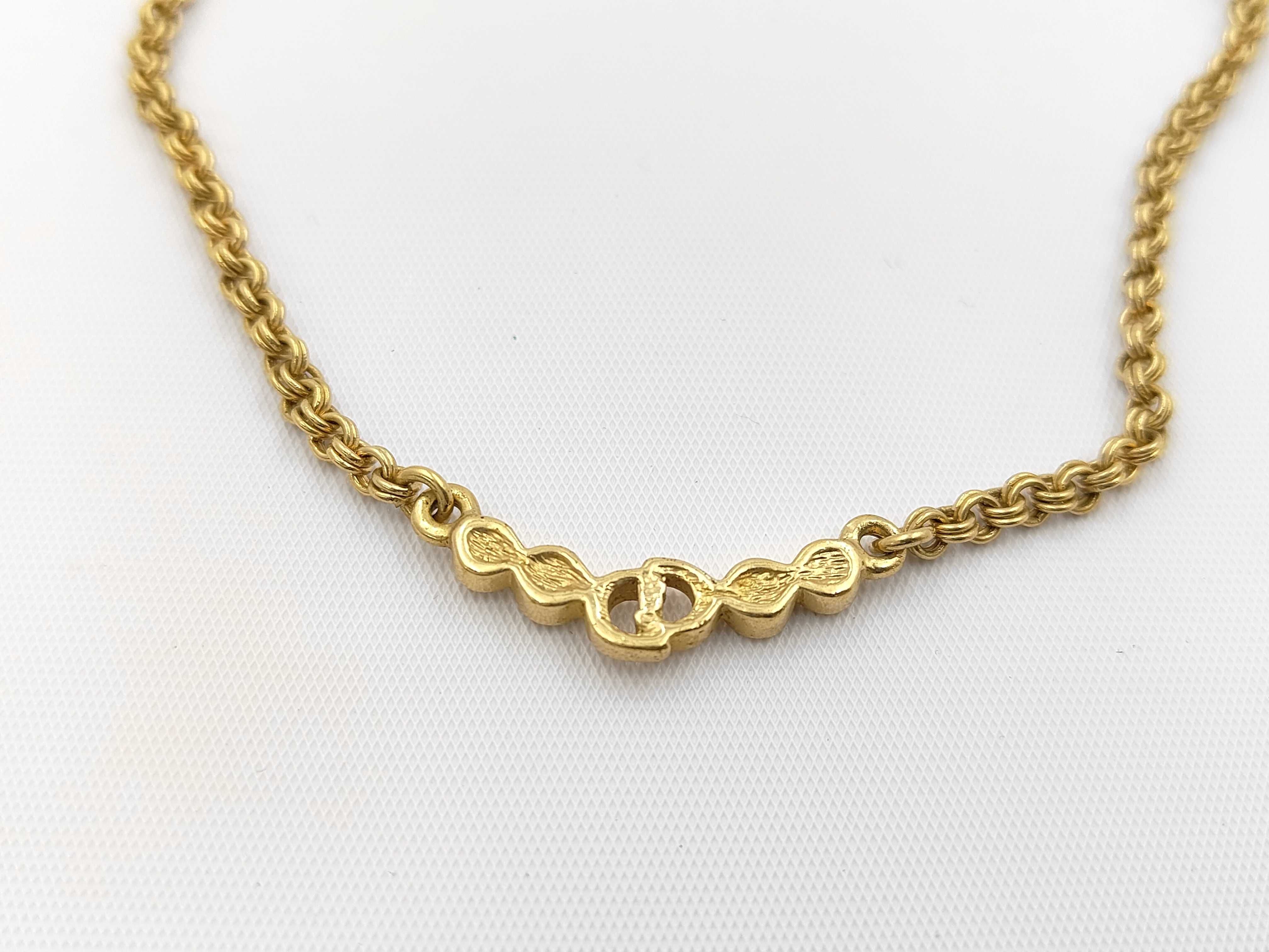 necklace — view 2