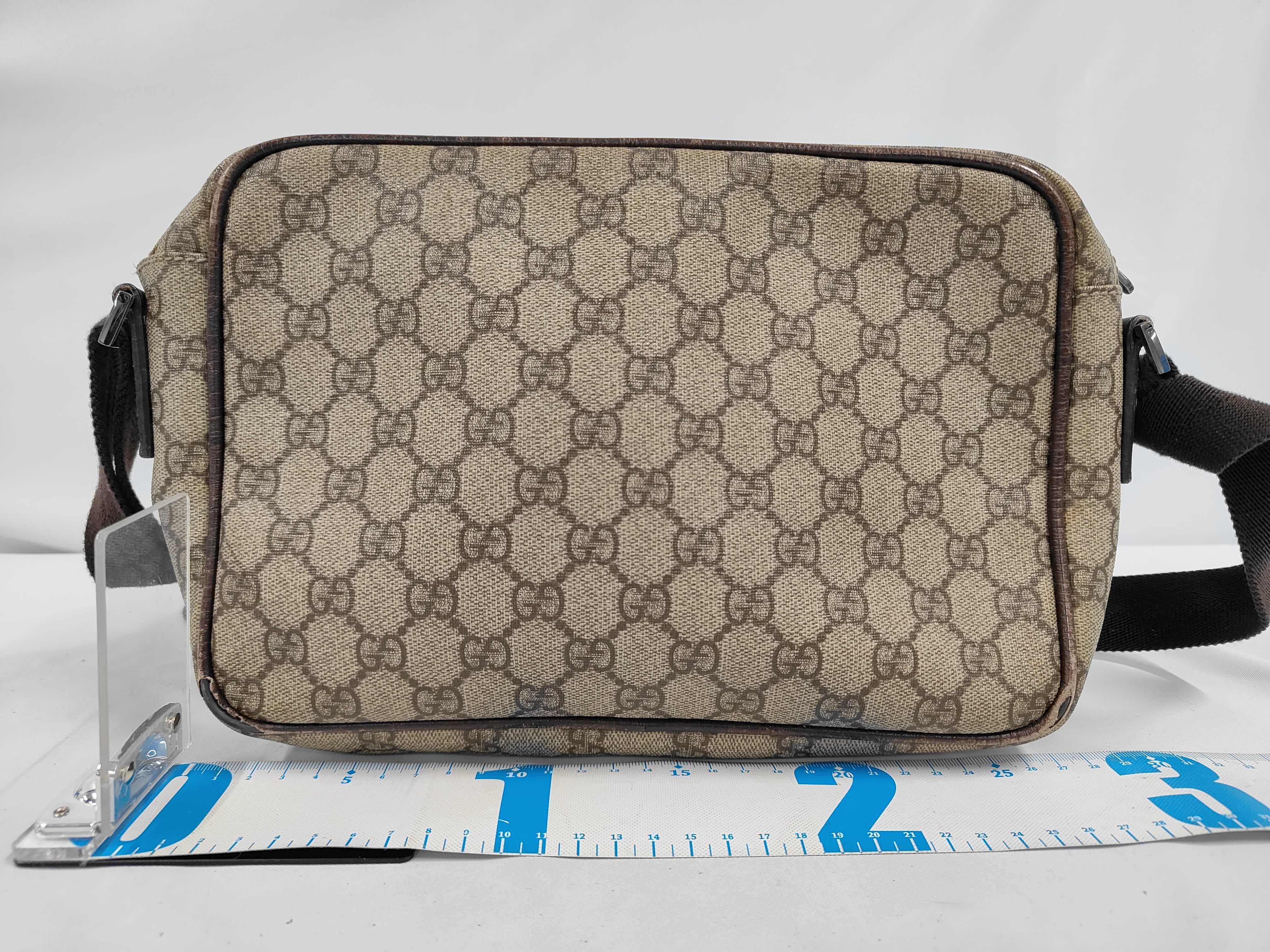 GG Supreme Shoulder Bag — view 2