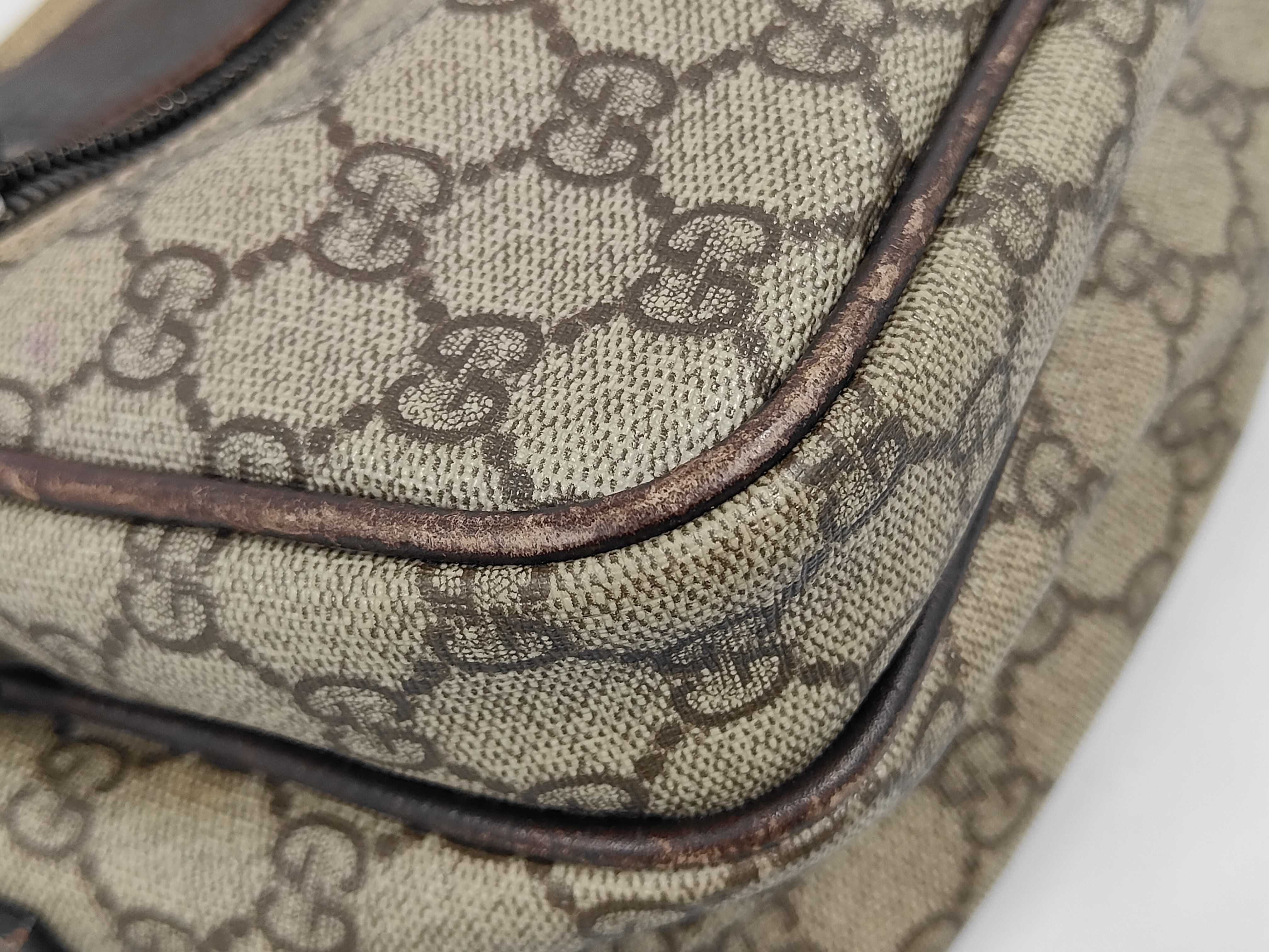 GG Supreme Shoulder Bag — view 4