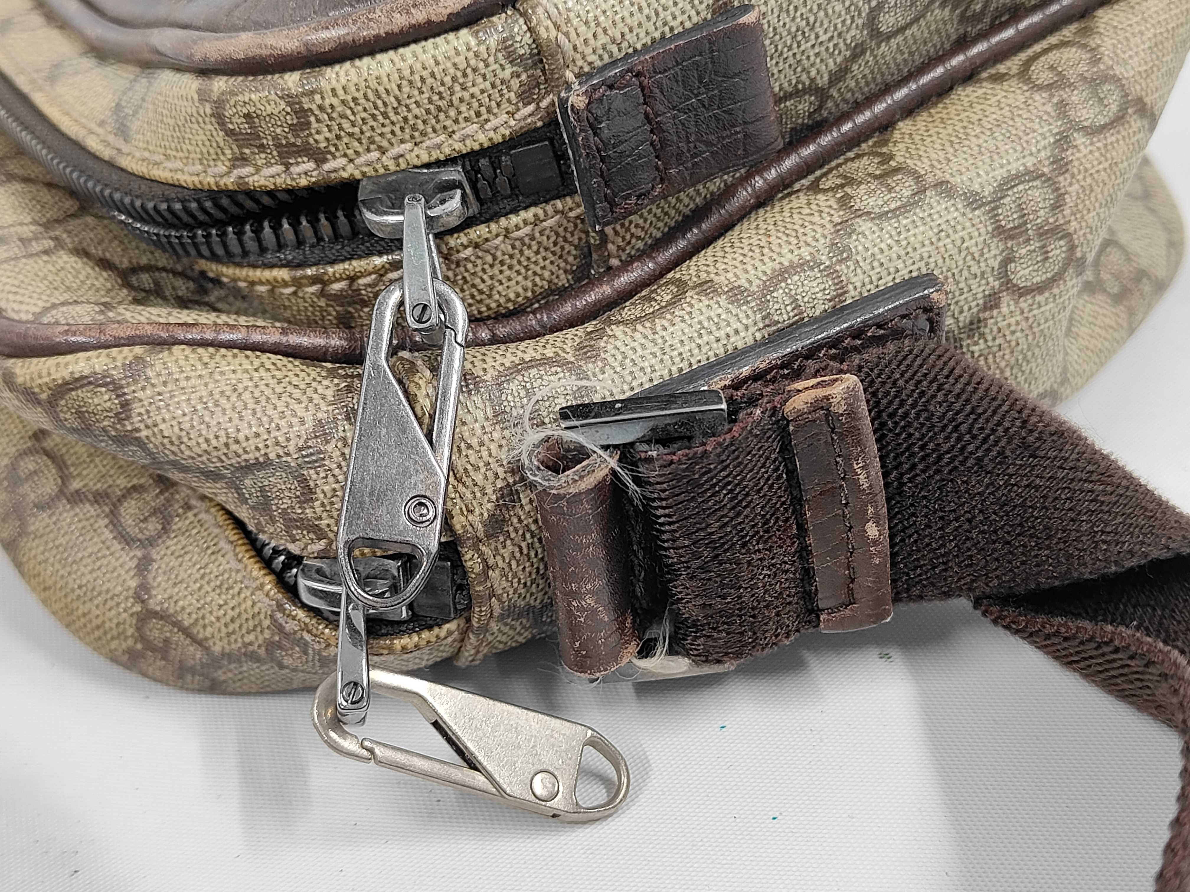 GG Supreme Shoulder Bag — view 6