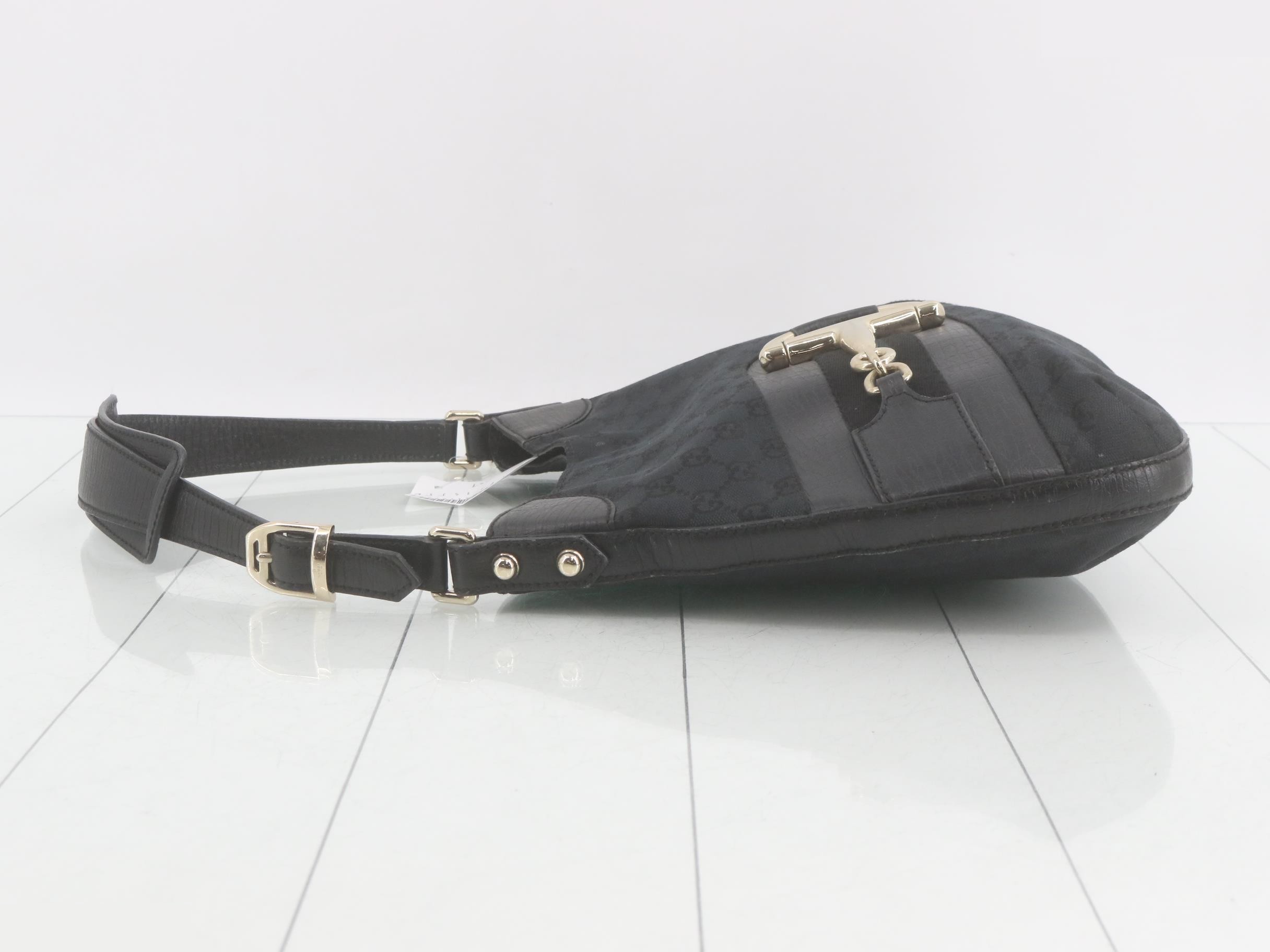 GG Canvas Horsebit Shoulder Bag — view 4