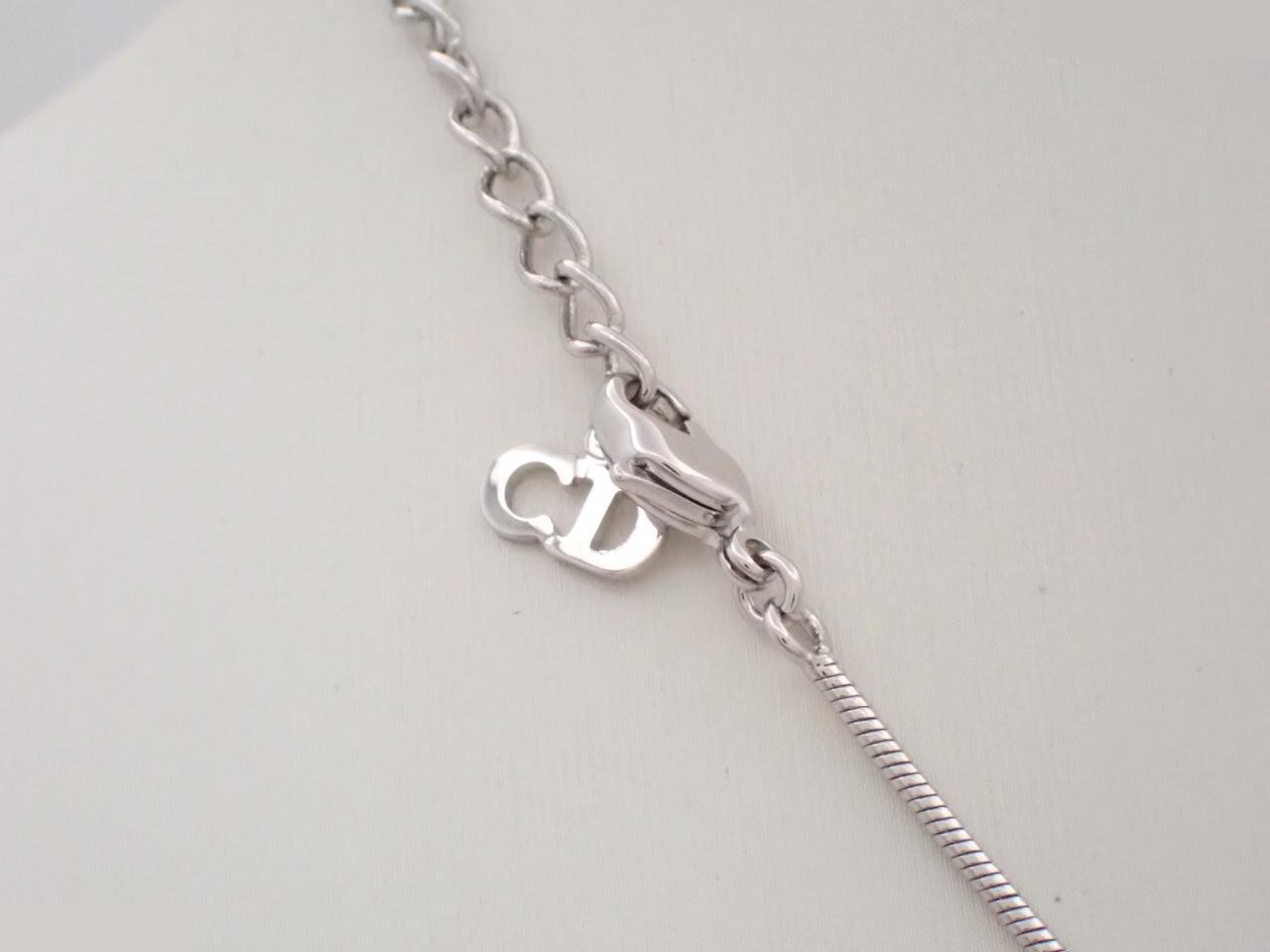 necklace — view 2