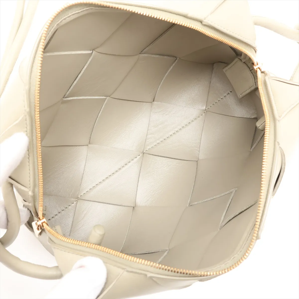 Maxi Intrecciato Cassette Camera Bag Leather Shoulder Bag Khaki — view 6