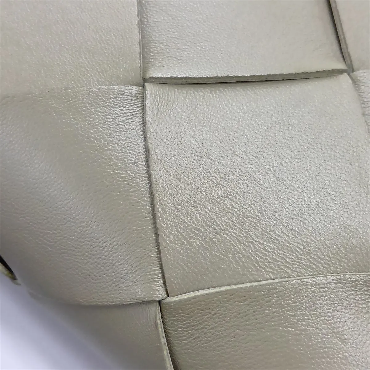 Maxi Intrecciato Cassette Camera Bag Leather Shoulder Bag Khaki — view 9