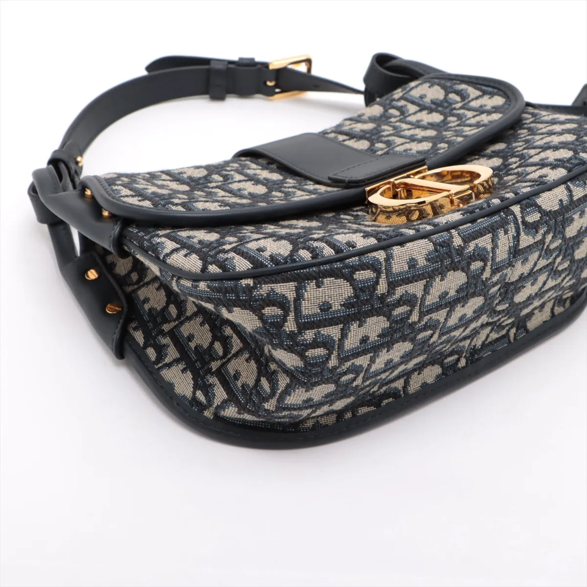 Oblique 30 Montaigne Avenue Canvas x Leather Shoulder Bag Navy — view 4