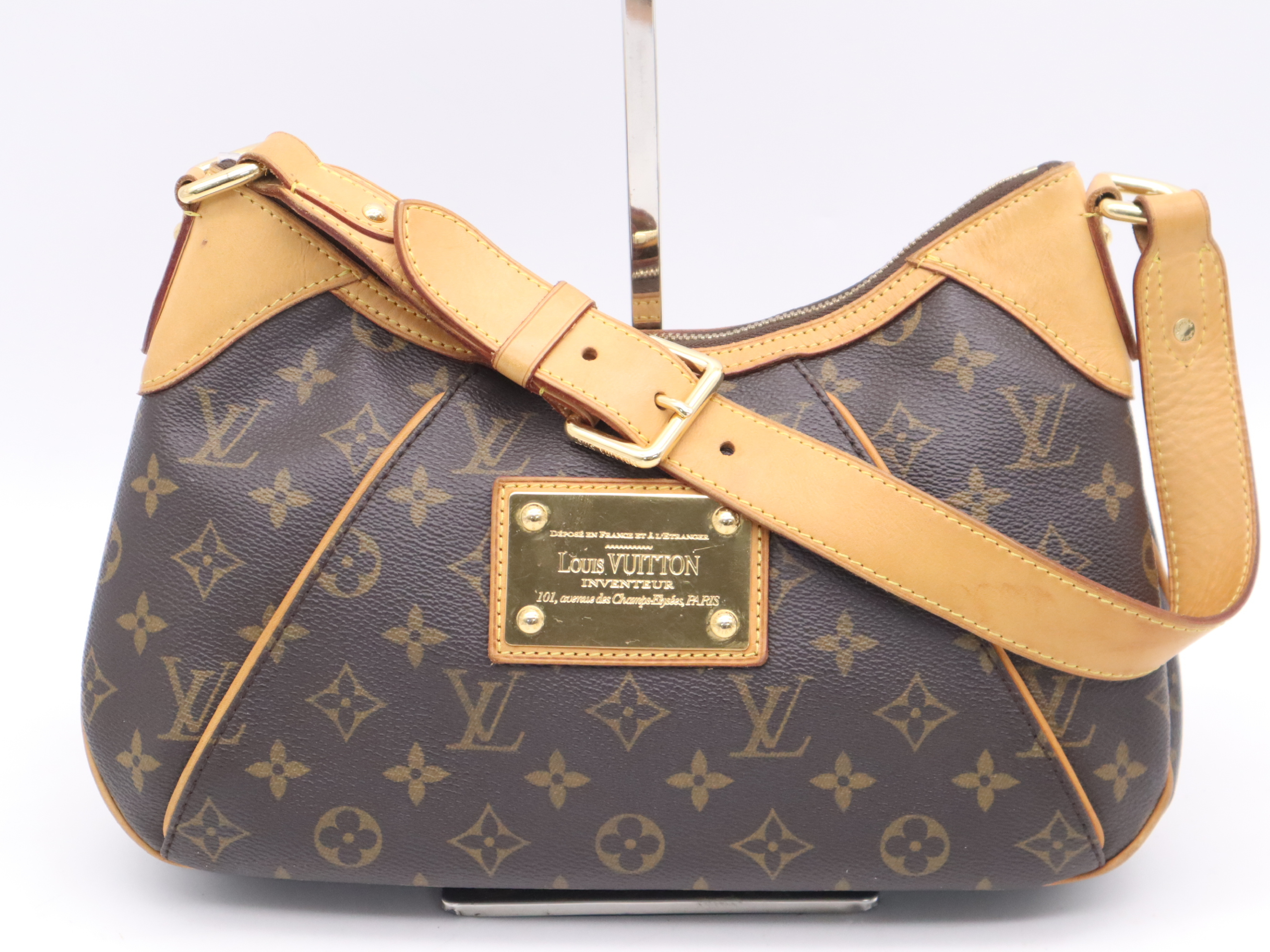 M56384 Monogram Thames PM Shoulder Bag