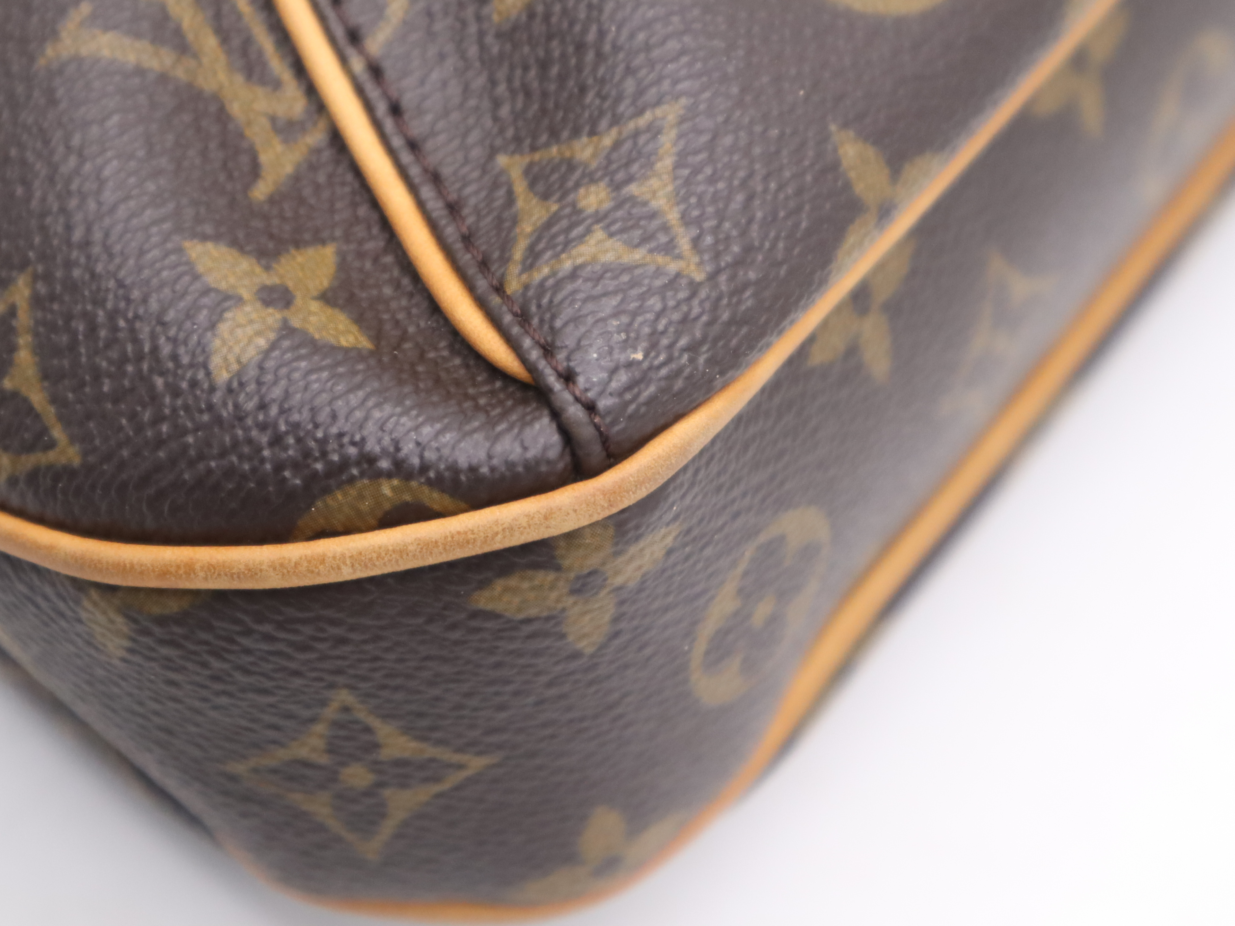 M56384 Monogram Thames PM Shoulder Bag — view 10