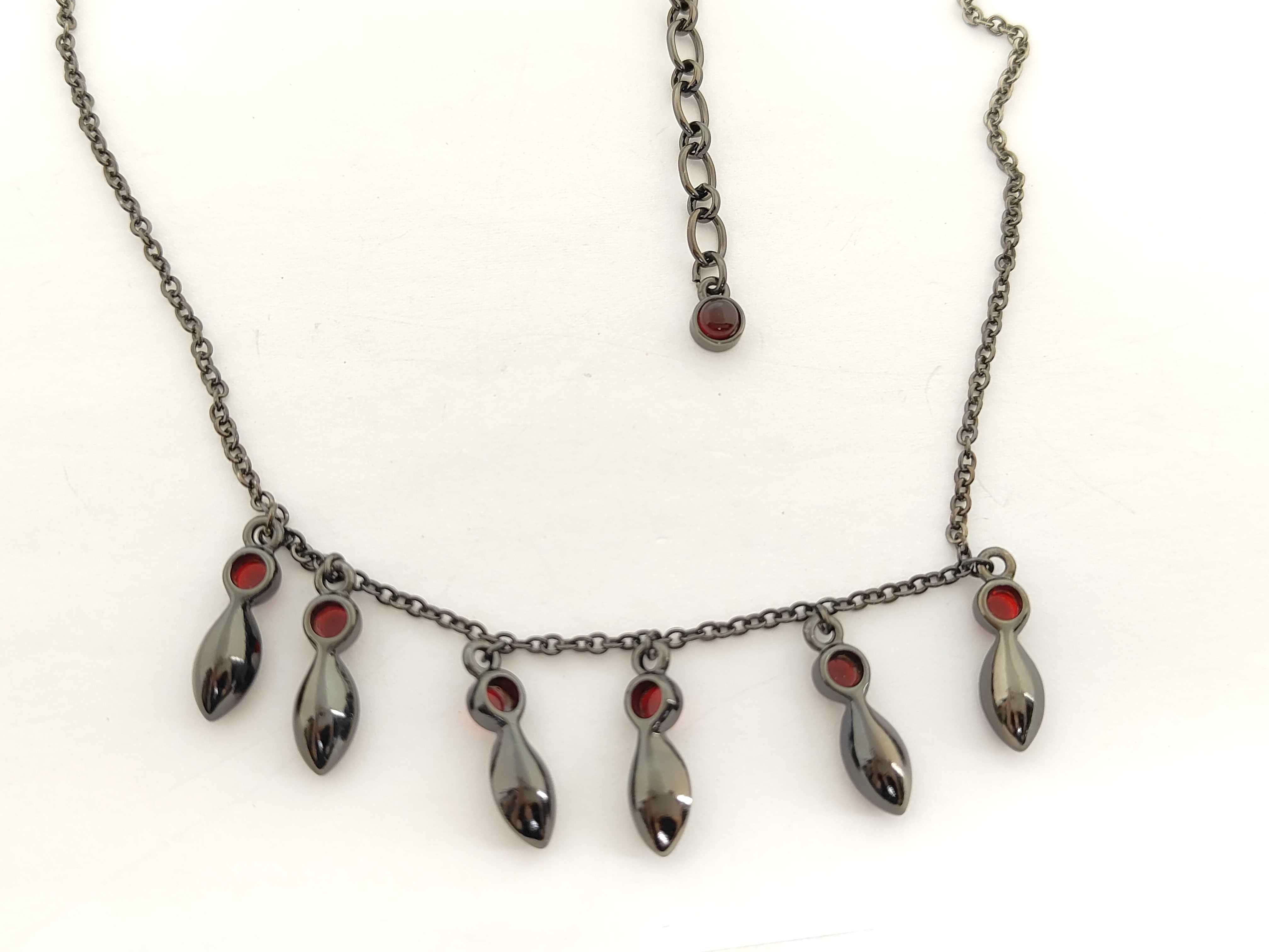 Necklace — view 2