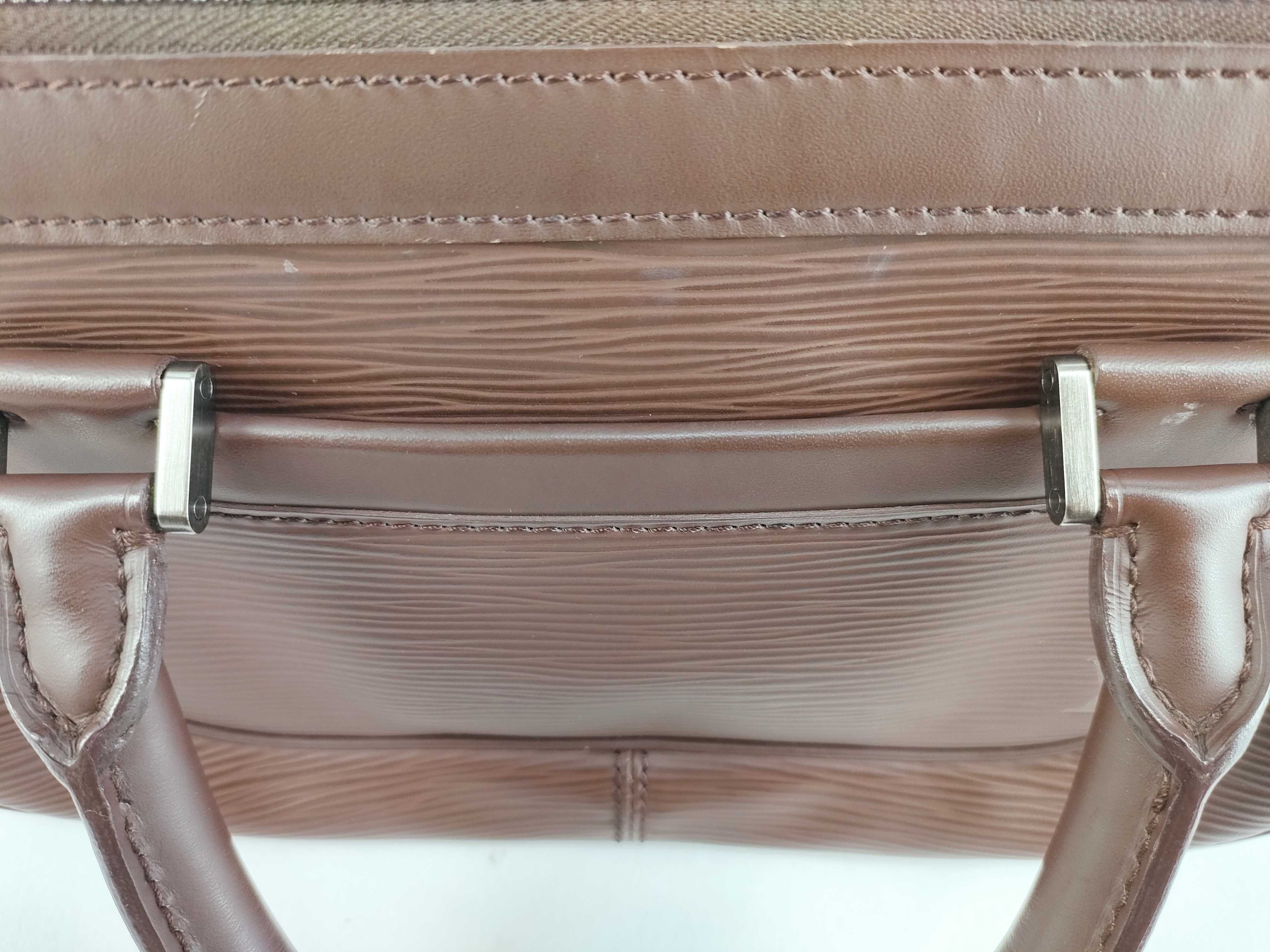 Epi Leather Danura PM M5891D AR0093 Handbag — view 9