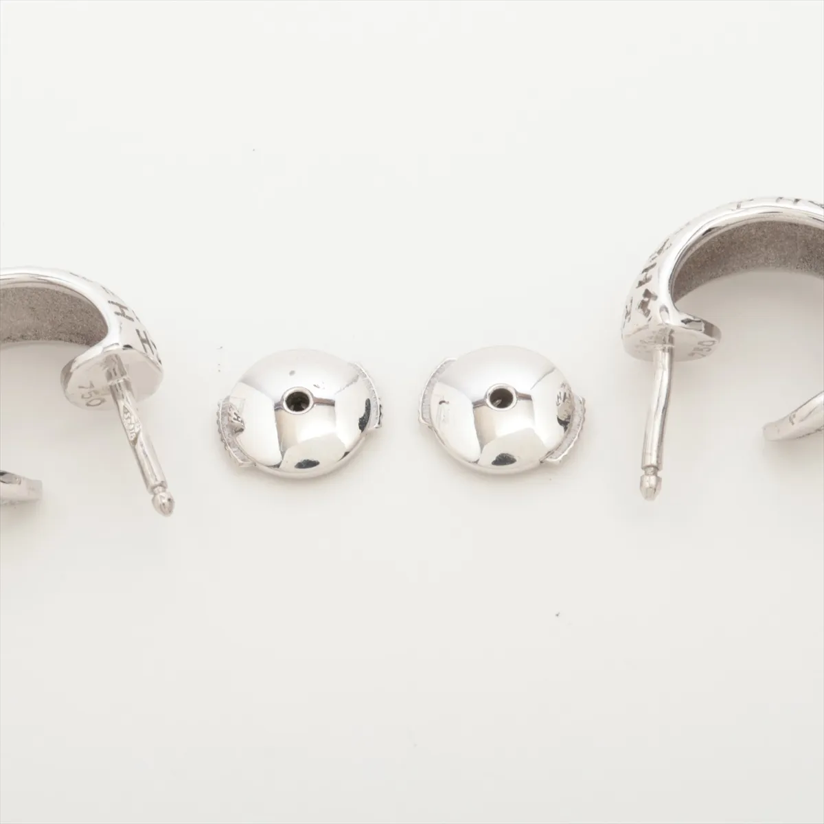 Toubou Earrings 750 (WG) 6.5g 64201 Post distortion — view 4