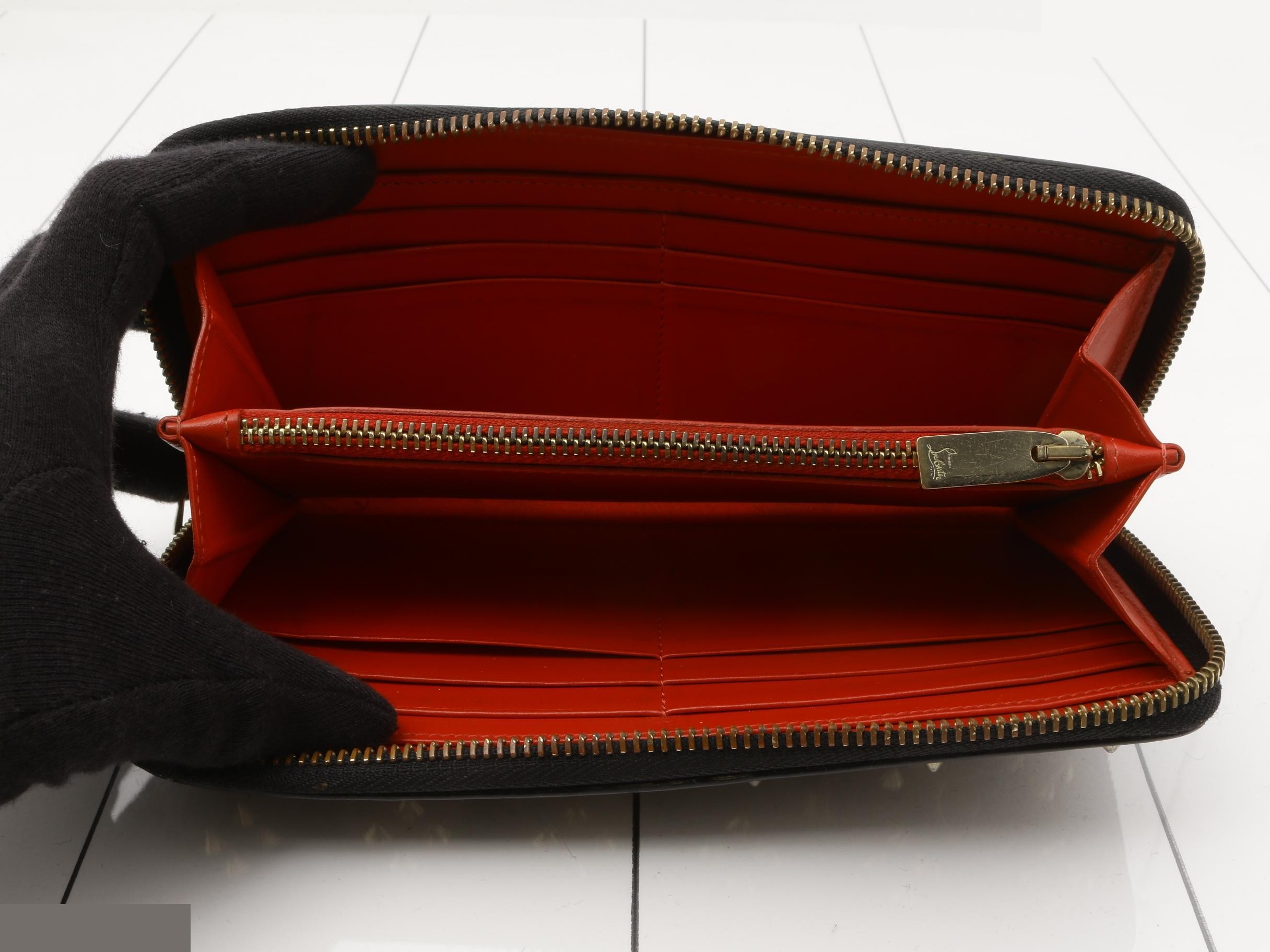 Other lines: Bags and Wallets — view 4